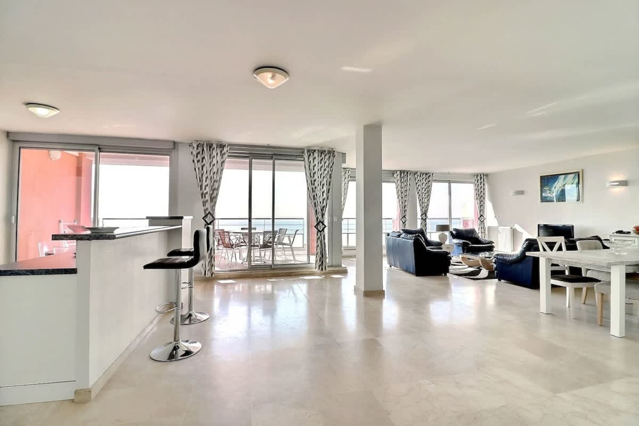 157 LENGAY (302)-Woonkamer