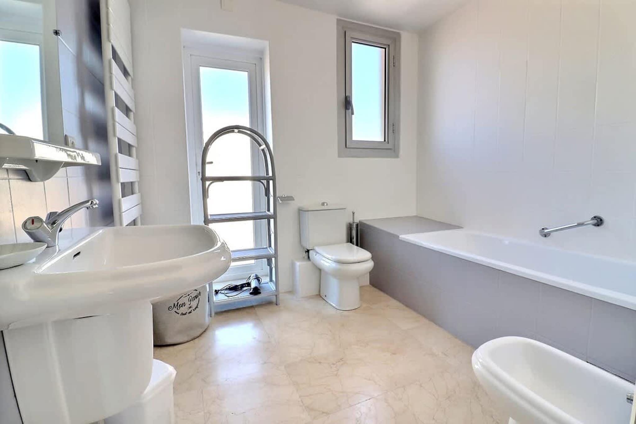 157 LENGAY (302)-Badkamer