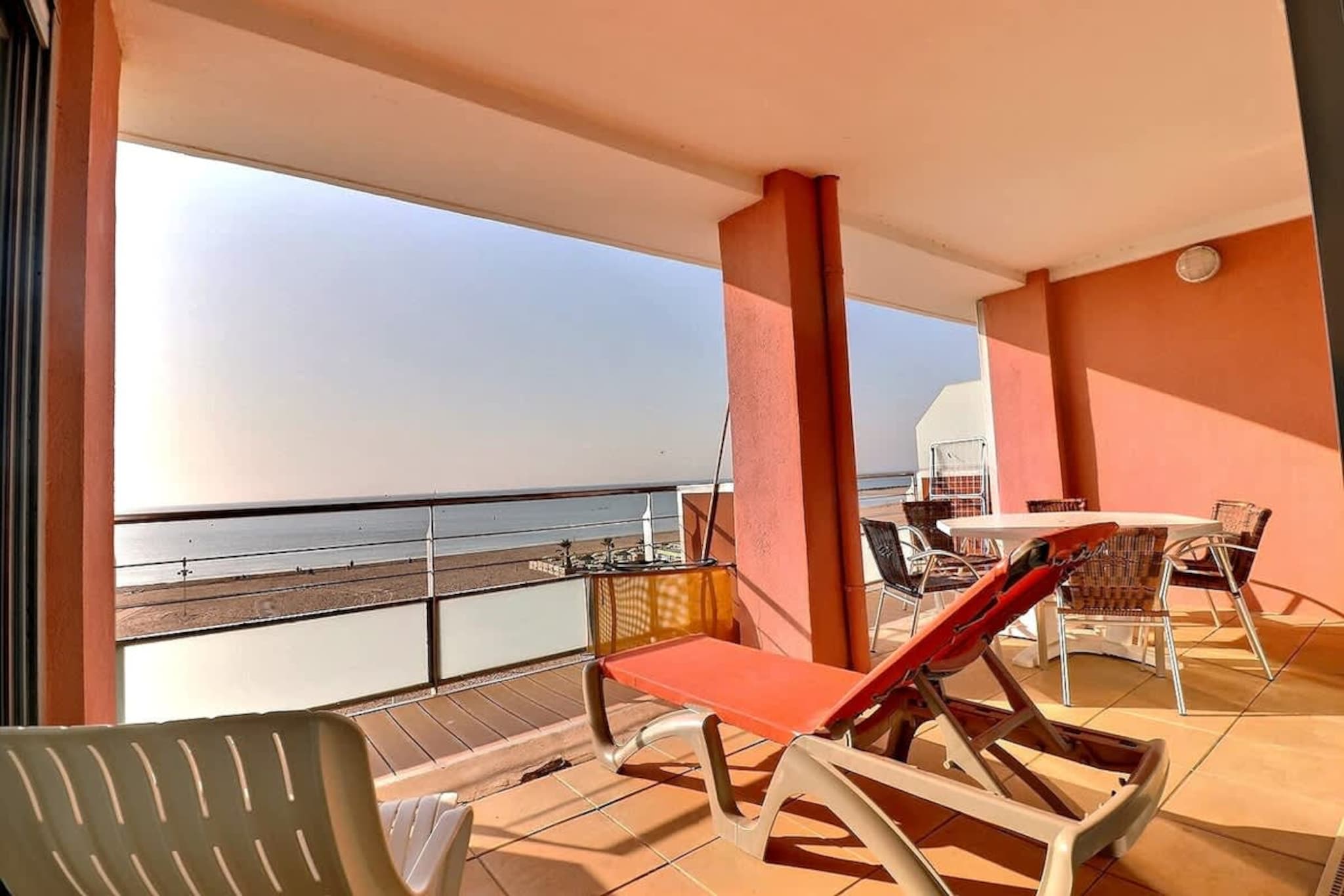 156 LENGAY (301)-Terrasbalkon