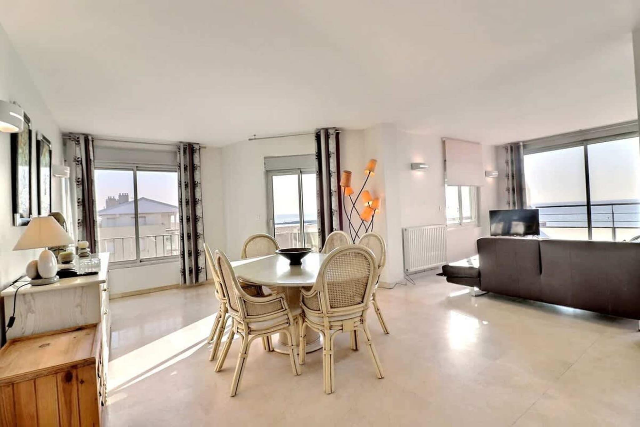 156 LENGAY (301)-Dining room