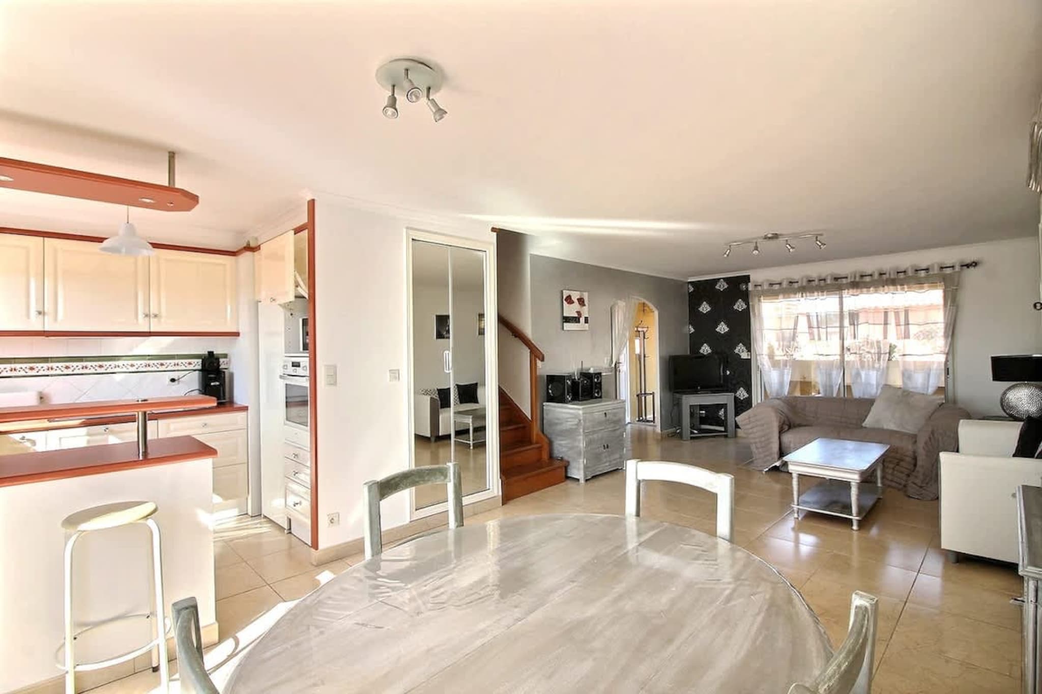 166 VERON-Eetkamer
