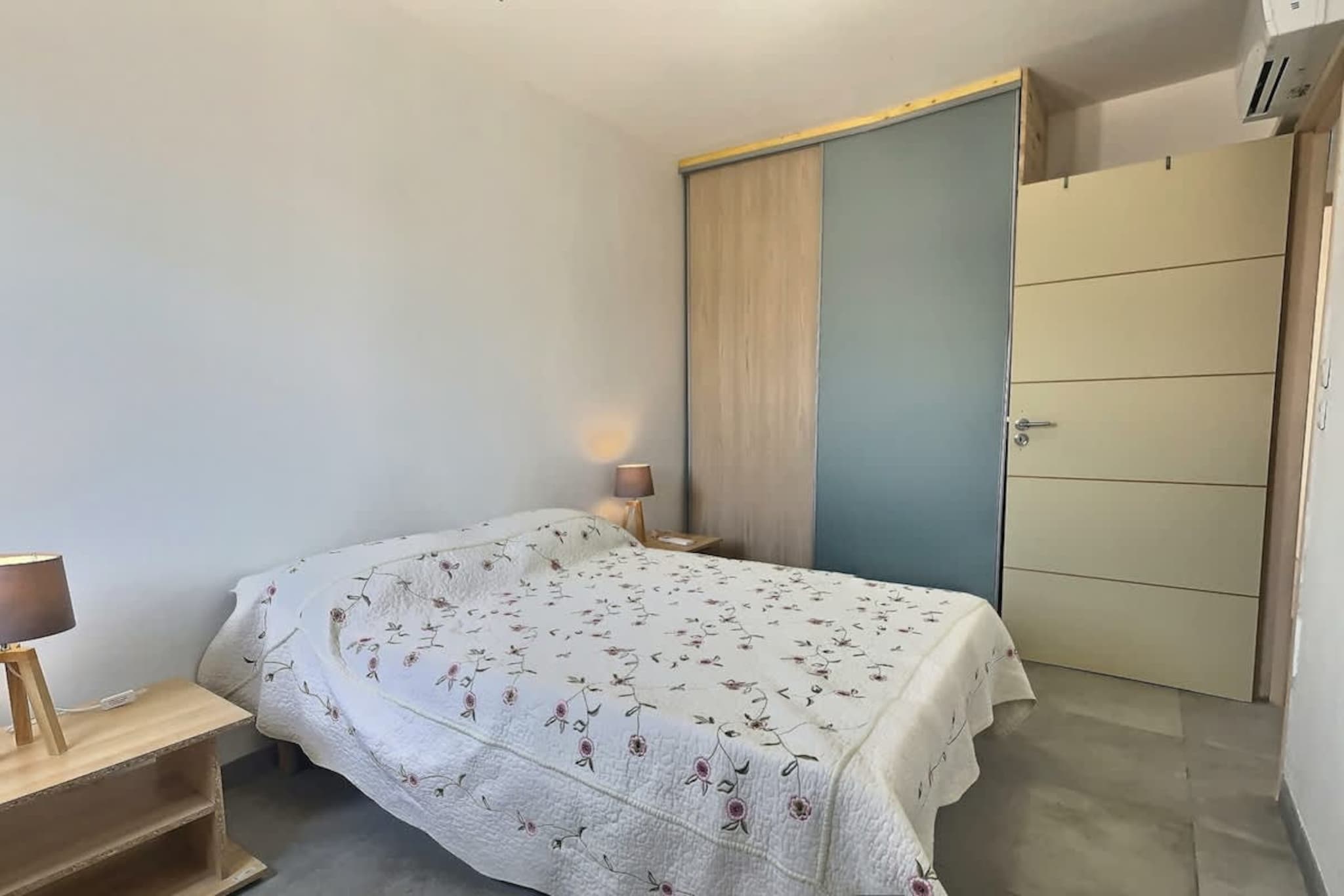 LOU 214 TAIR-Schlafzimmer