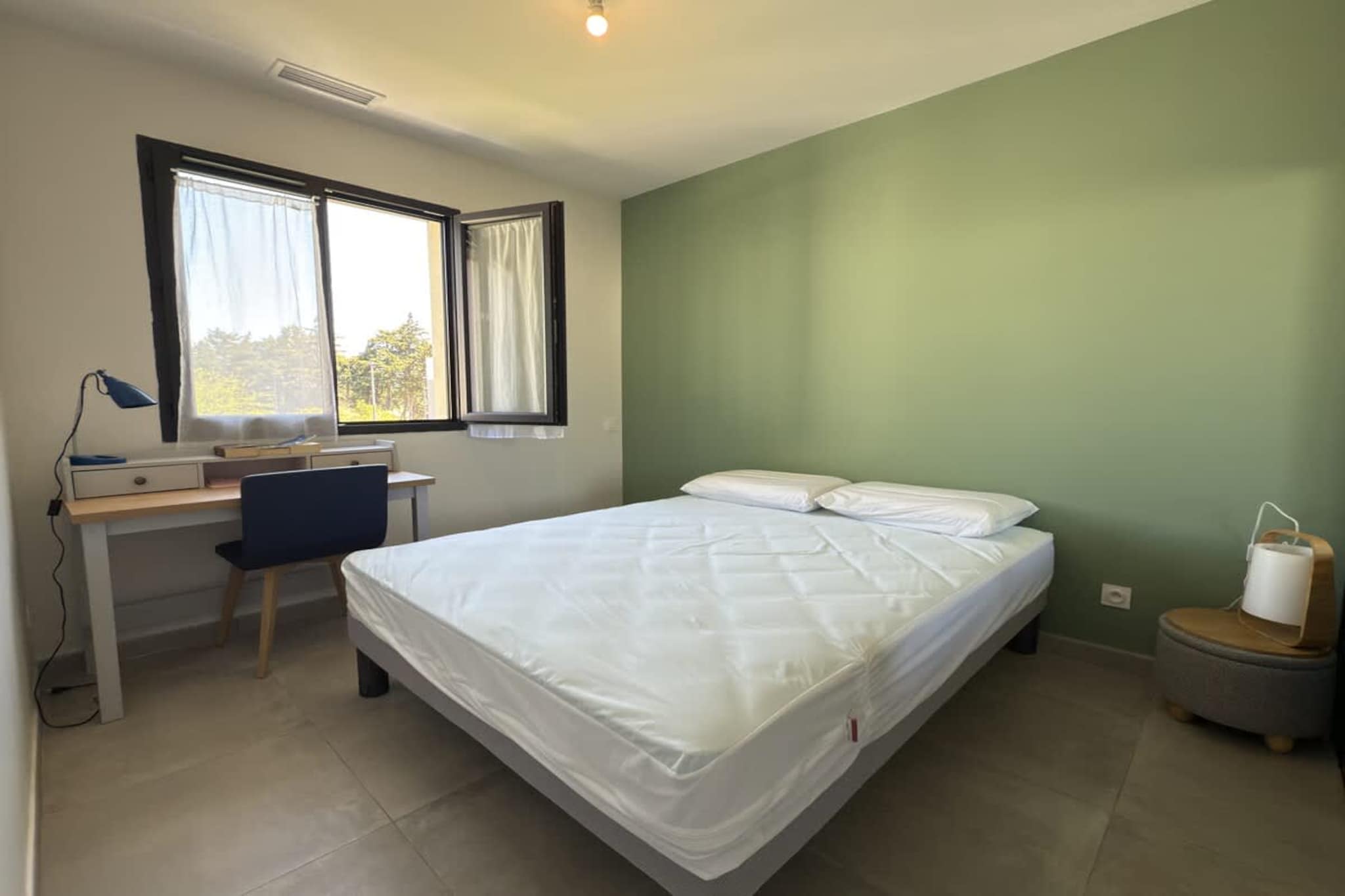 196 ALDAJUSTE-Schlafzimmer