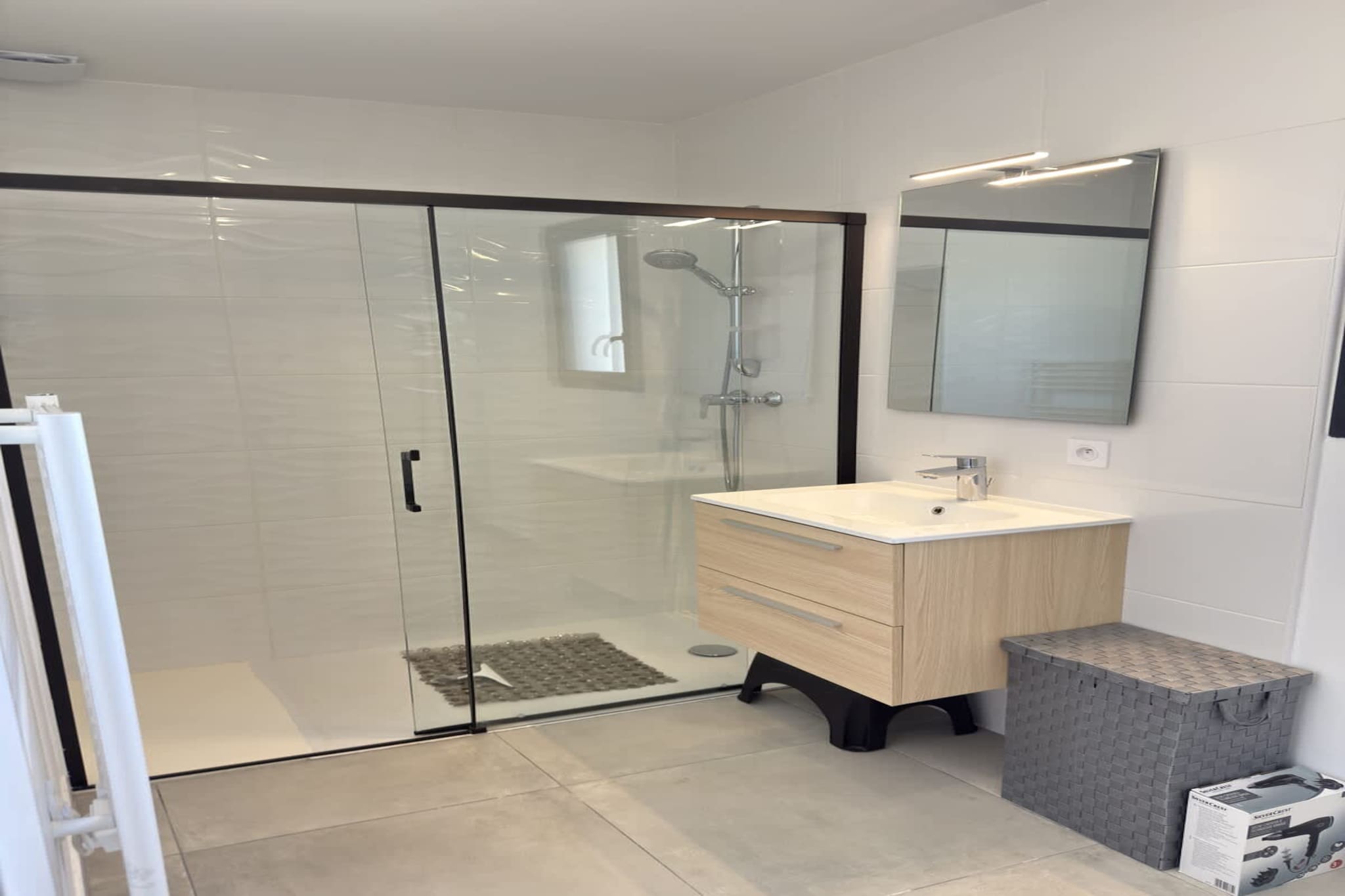 196 ALDAJUSTE-Badezimmer