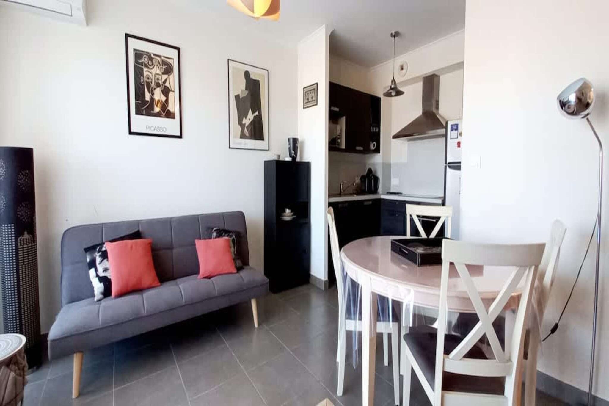 Apartment 100m from Beach in Valras