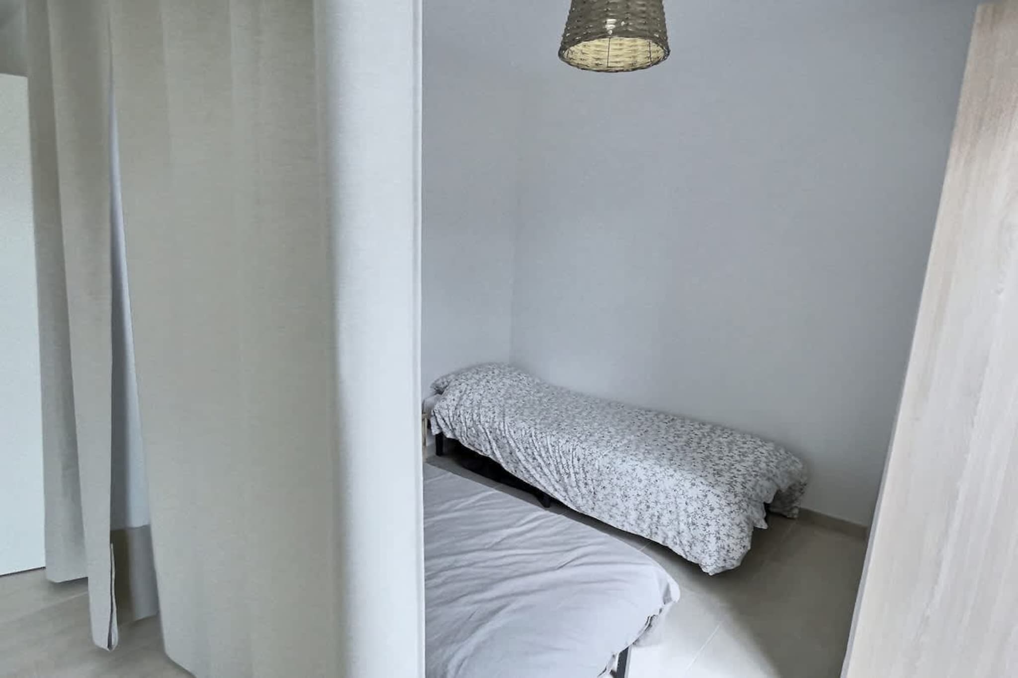 LOU 202 BARRAL-Slaapkamer