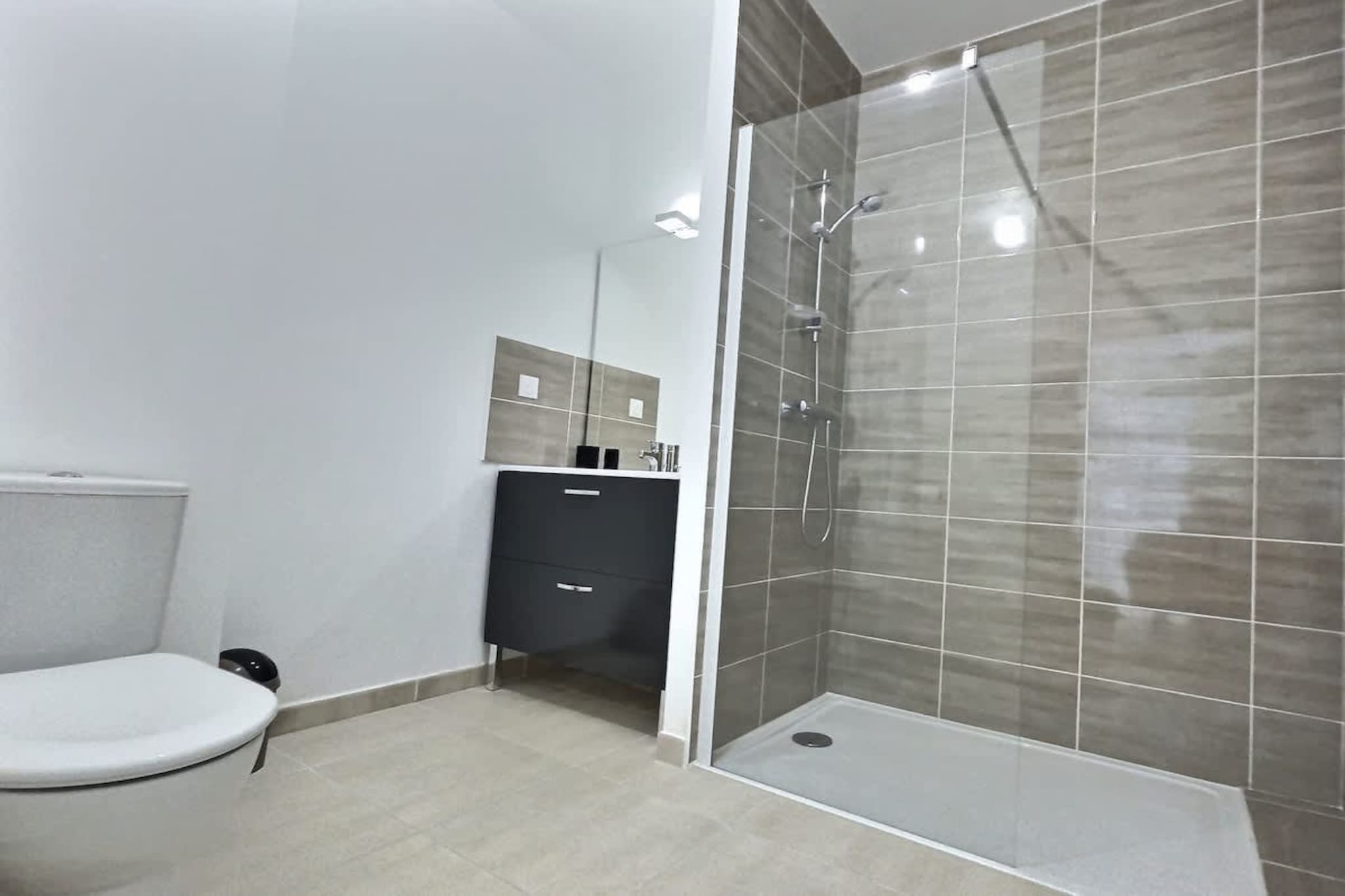 LOU 202 BARRAL-Badkamer