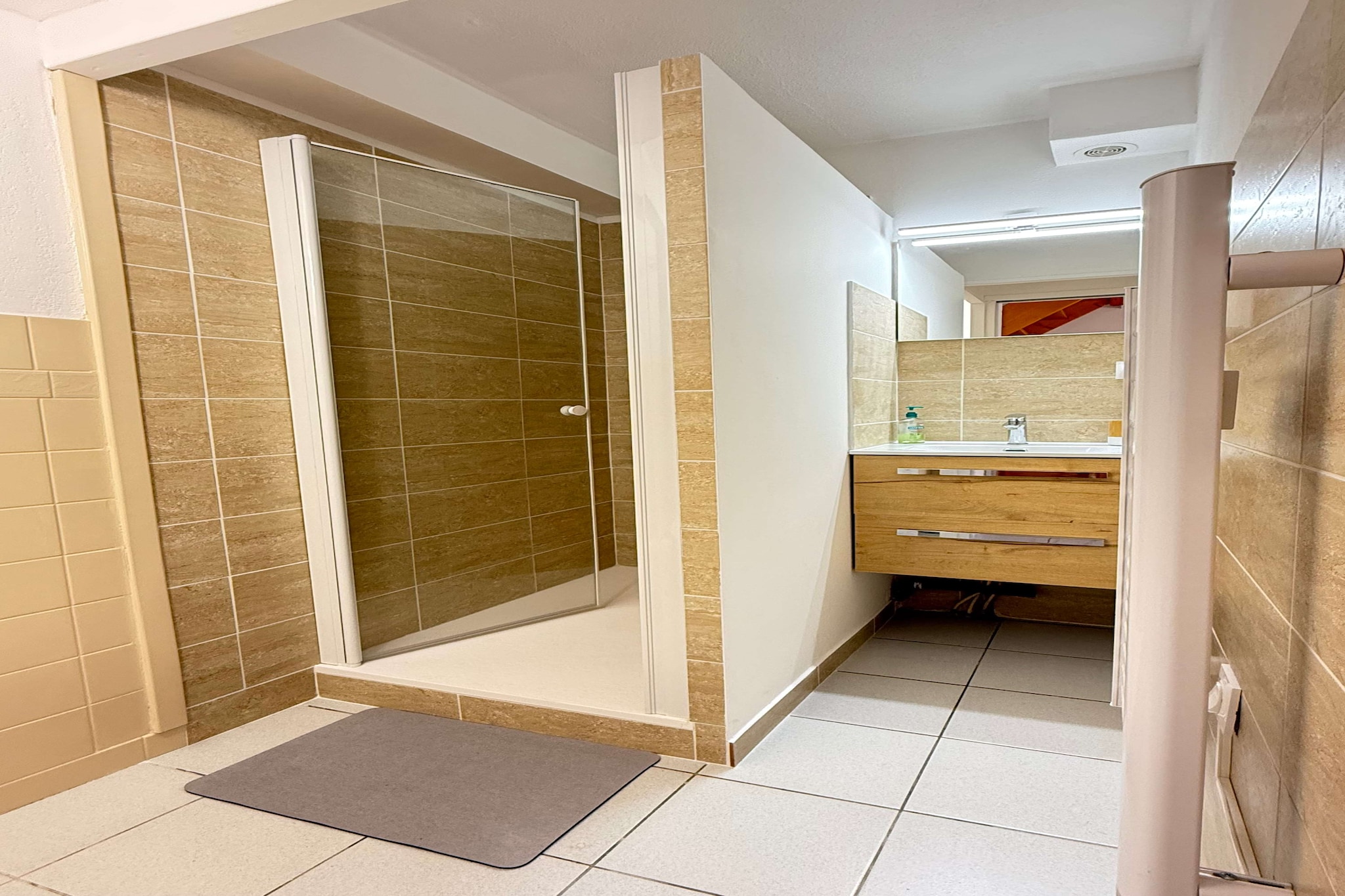 173 FERLAY-Badkamer