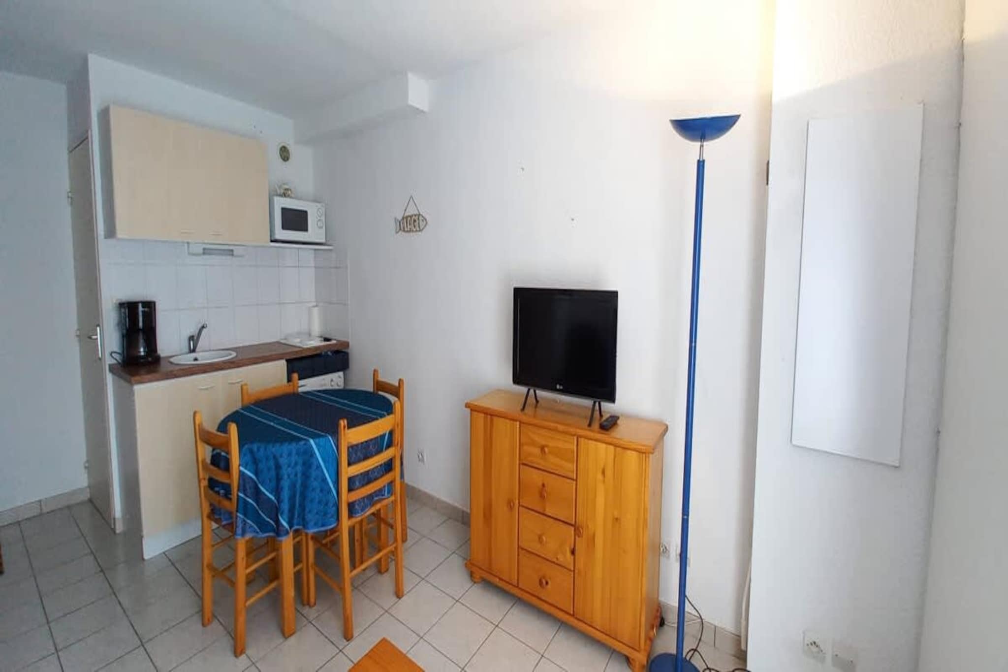 LOU 154 GUEGNIARD-Eetkamer