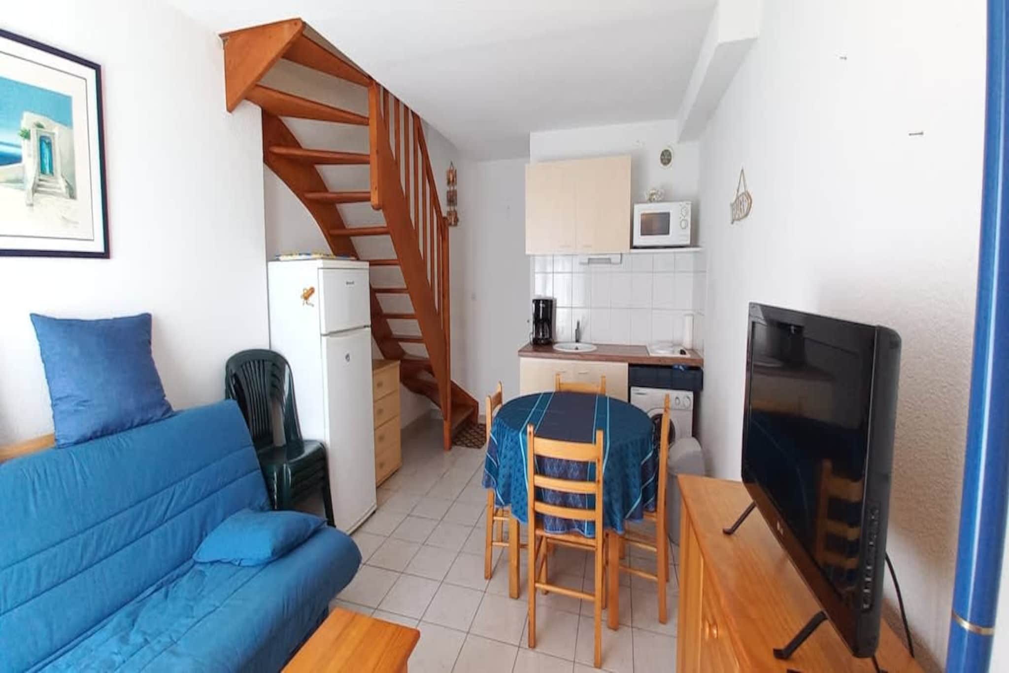 LOU 154 GUEGNIARD-Eetkamer