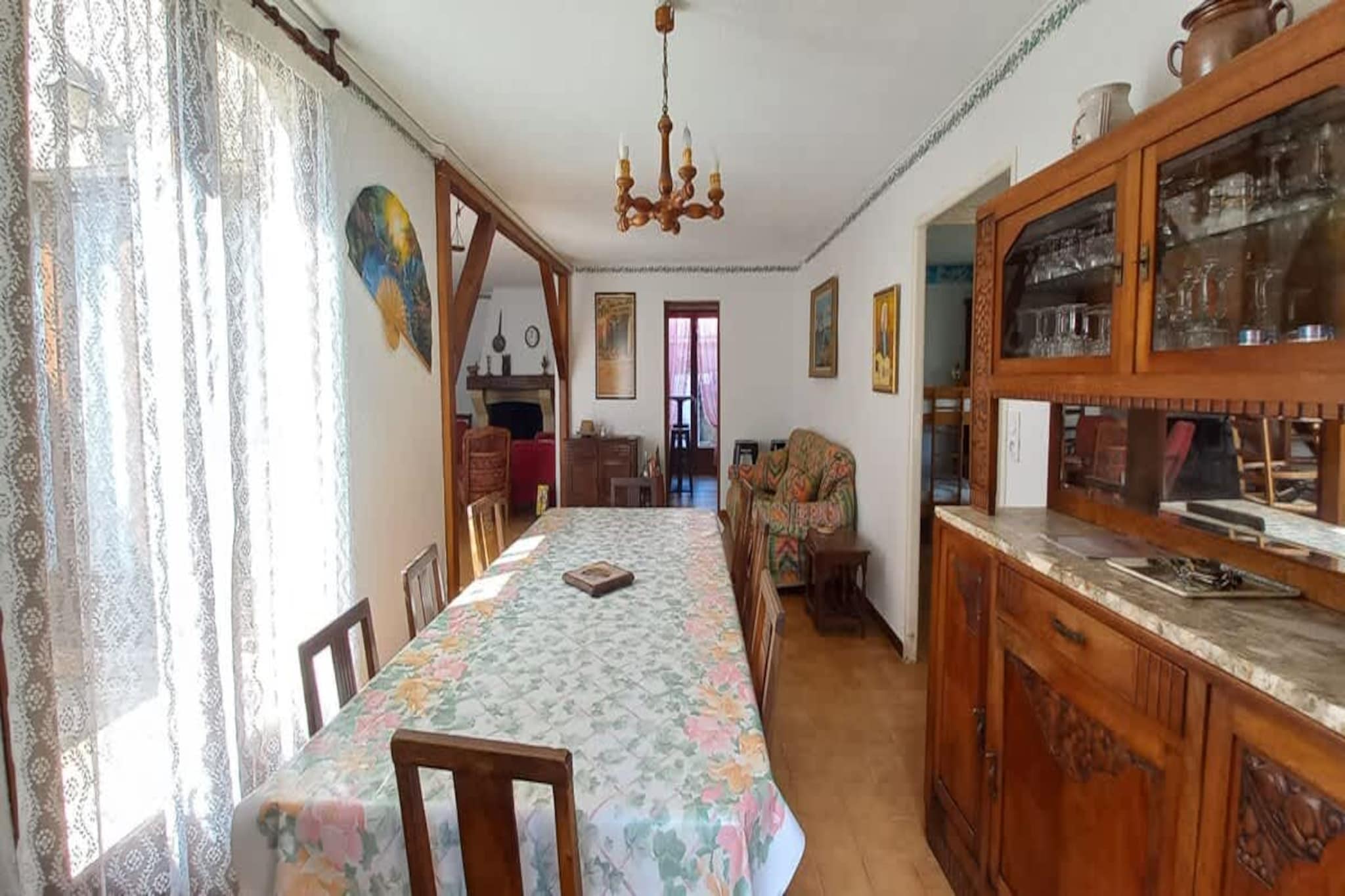 LOU 207 FAGES-Eetkamer