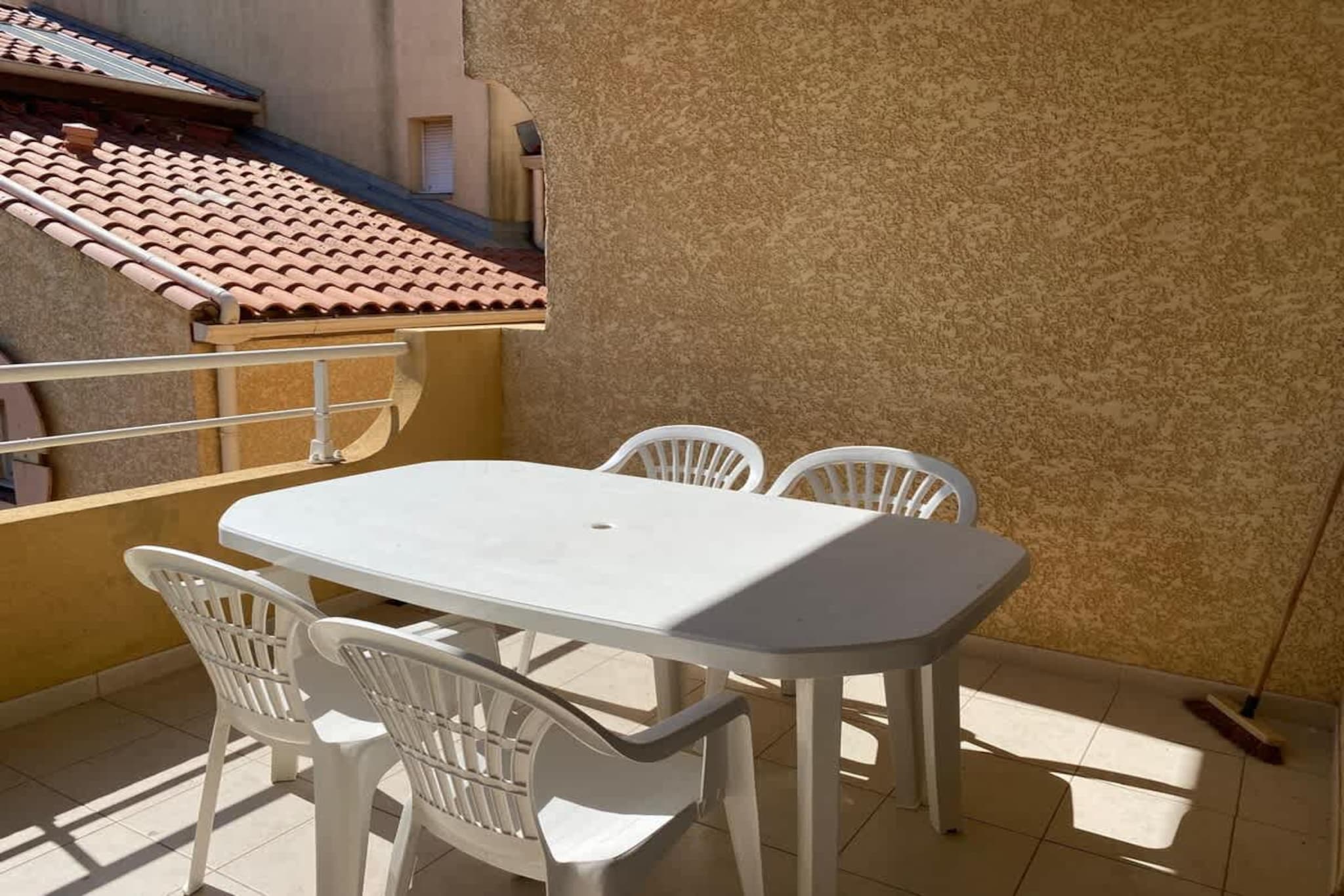 LOU 198 FONTAINE-Terrasbalkon