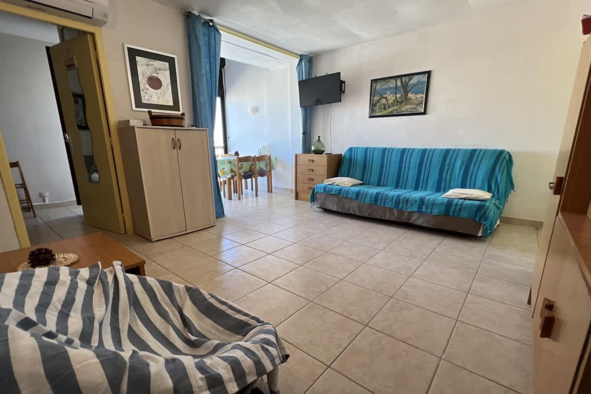LOU 168 Bonnin-Woonkamer