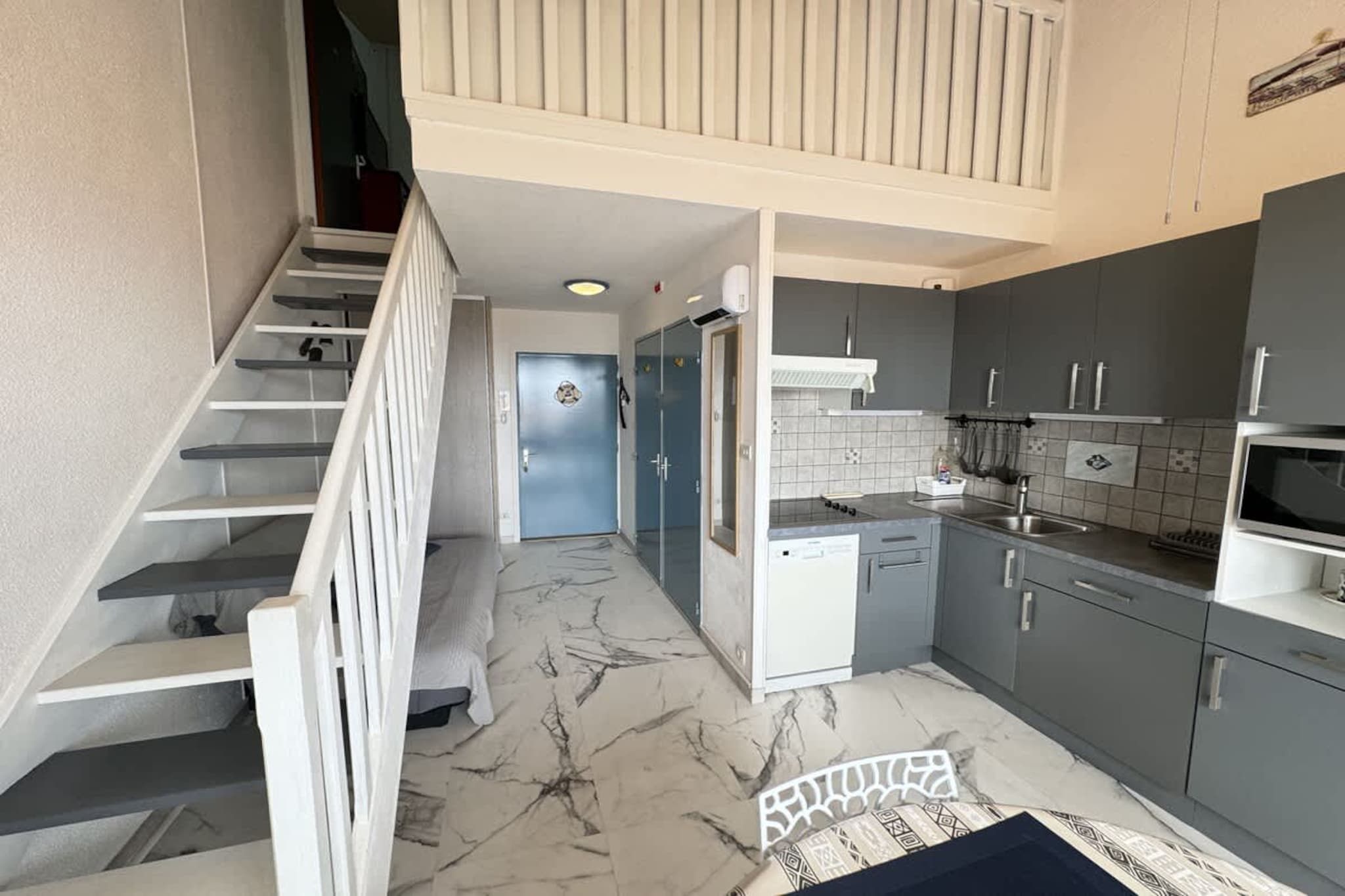49 Vue sur la Ville-Keuken