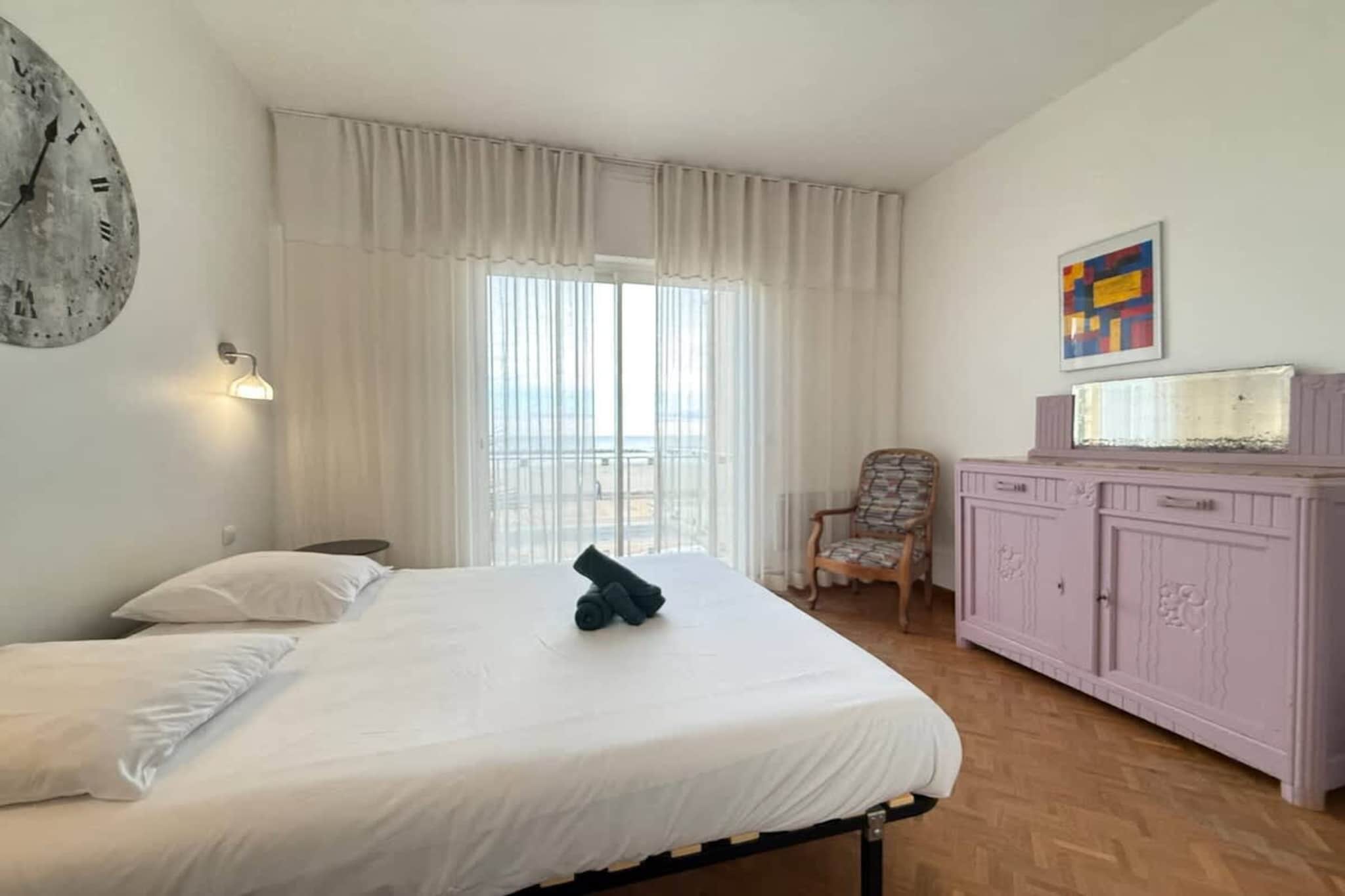 86 Bel appart 120m2-Slaapkamer