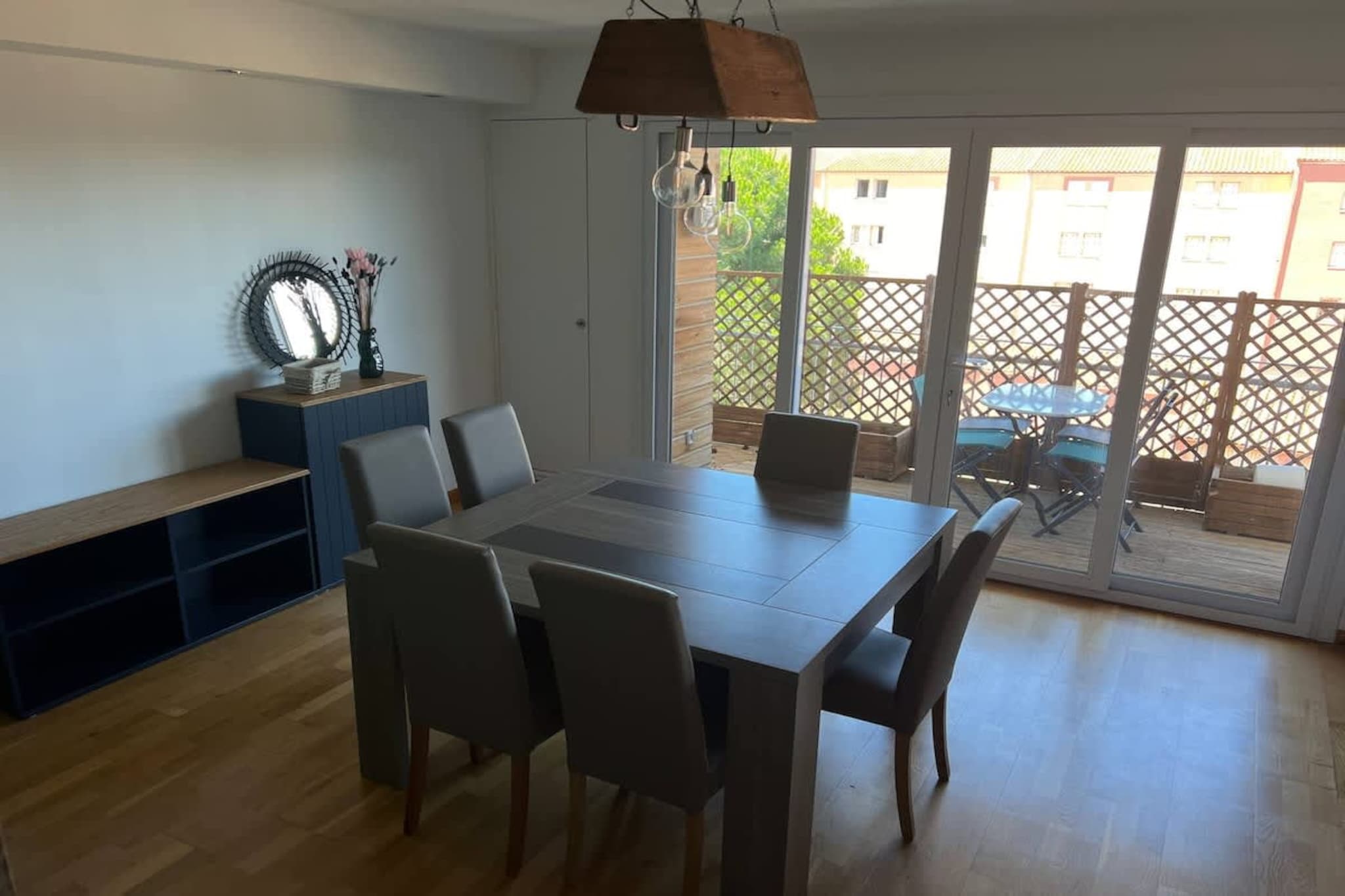 65 Apparemment fraîc-Salle à manger