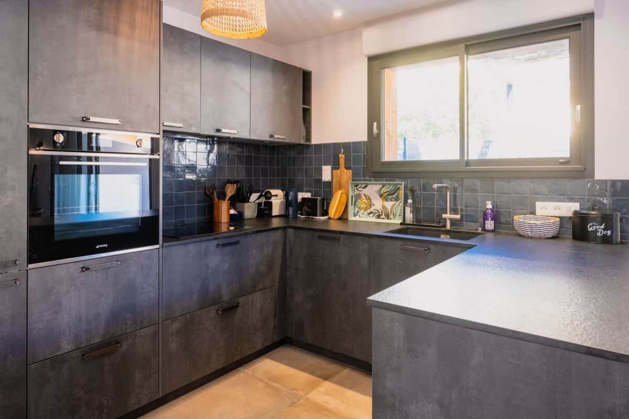 69 La Maison Bleue