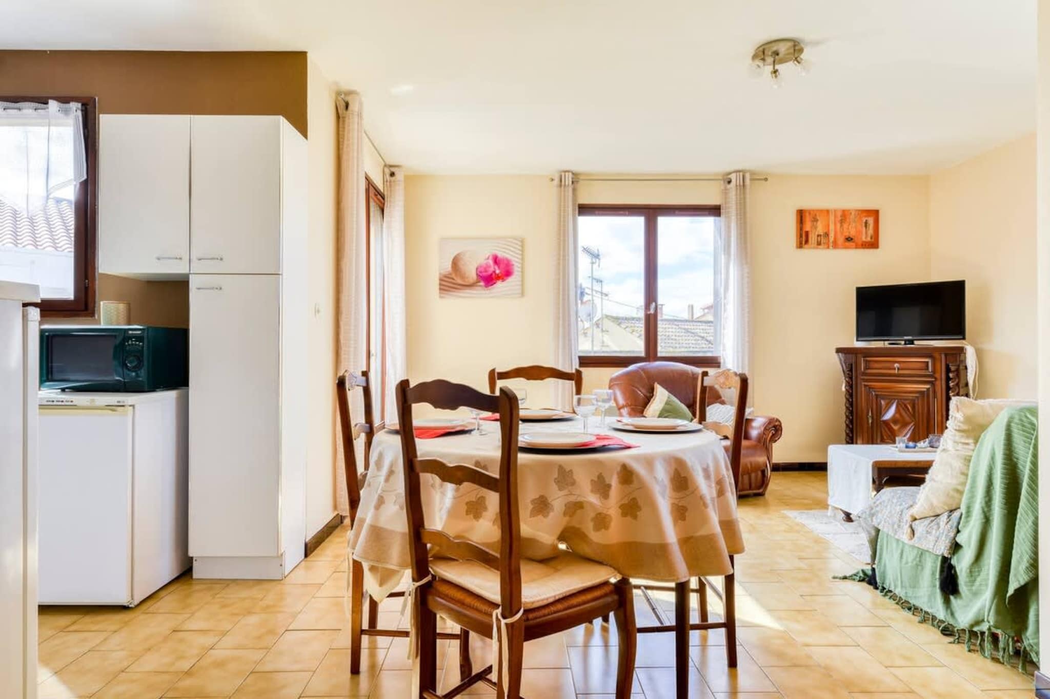 41 T2 spacieux et-Eetkamer