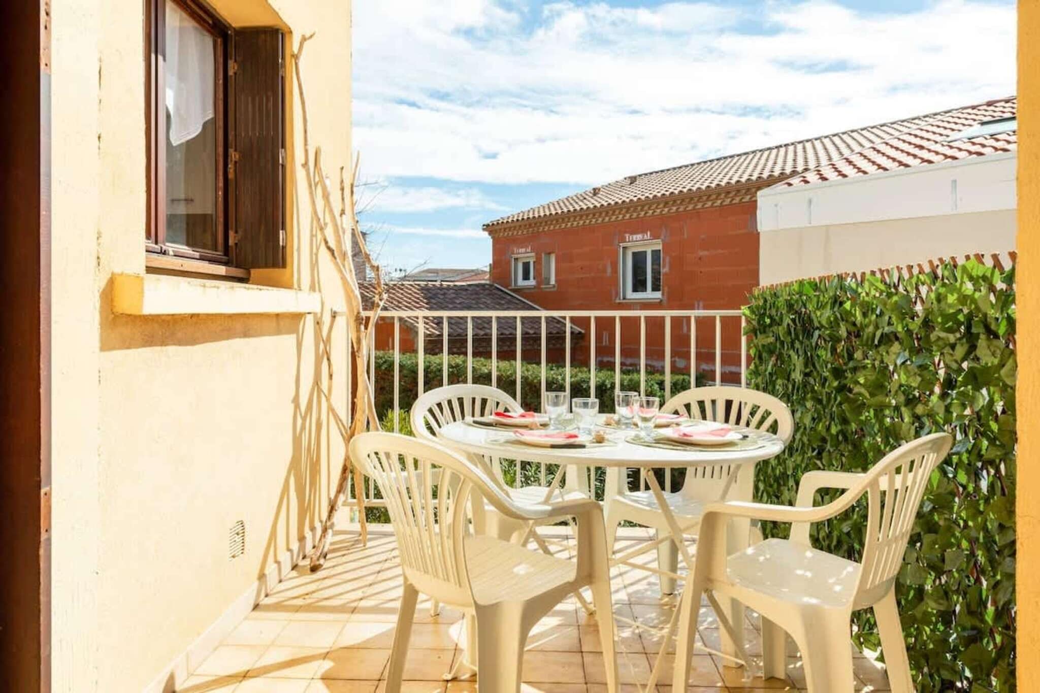 41 T2 spacieux et-Terrasse/Balkon