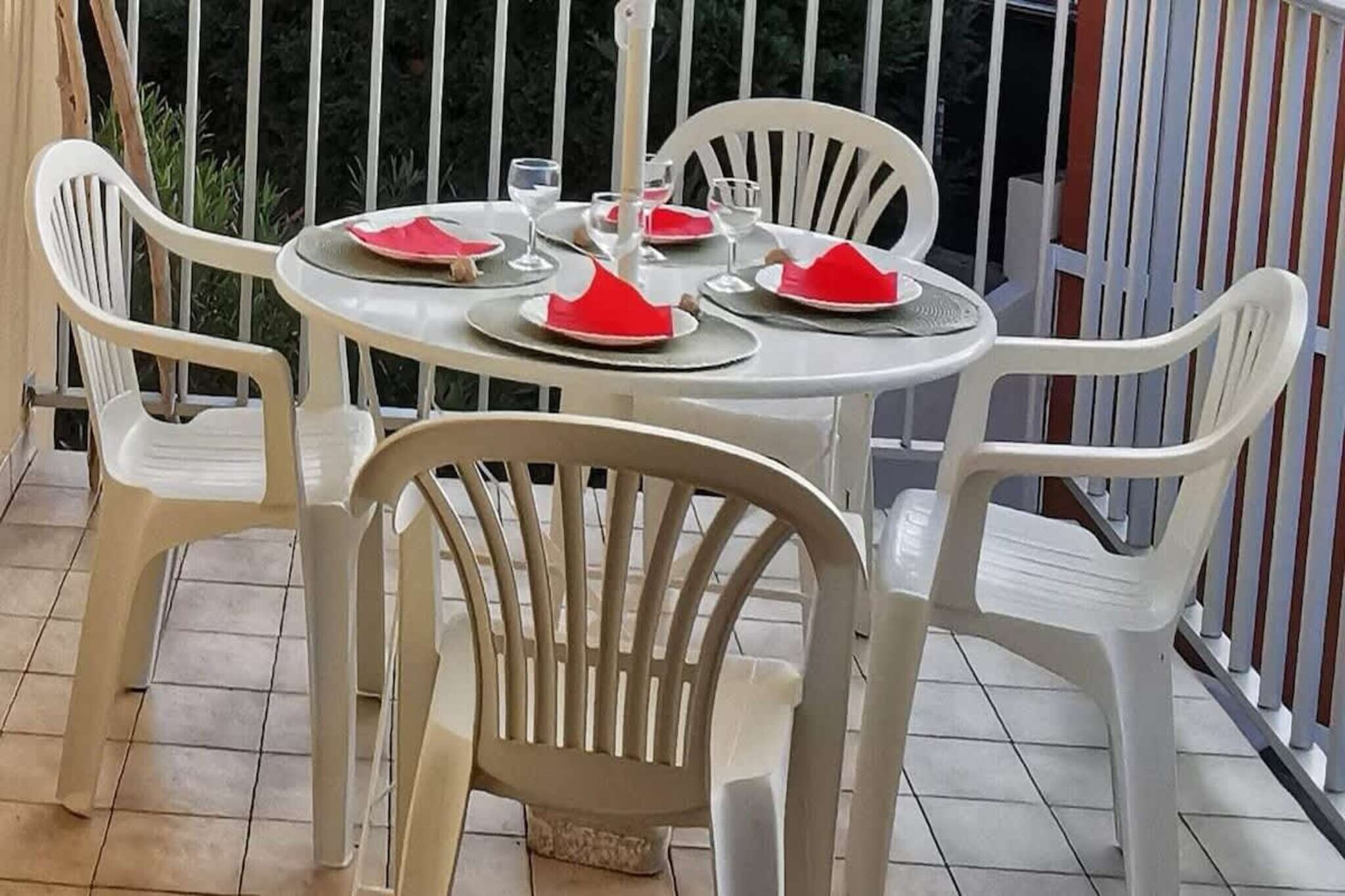 41 T2 spacieux et-Terrasse/Balkon