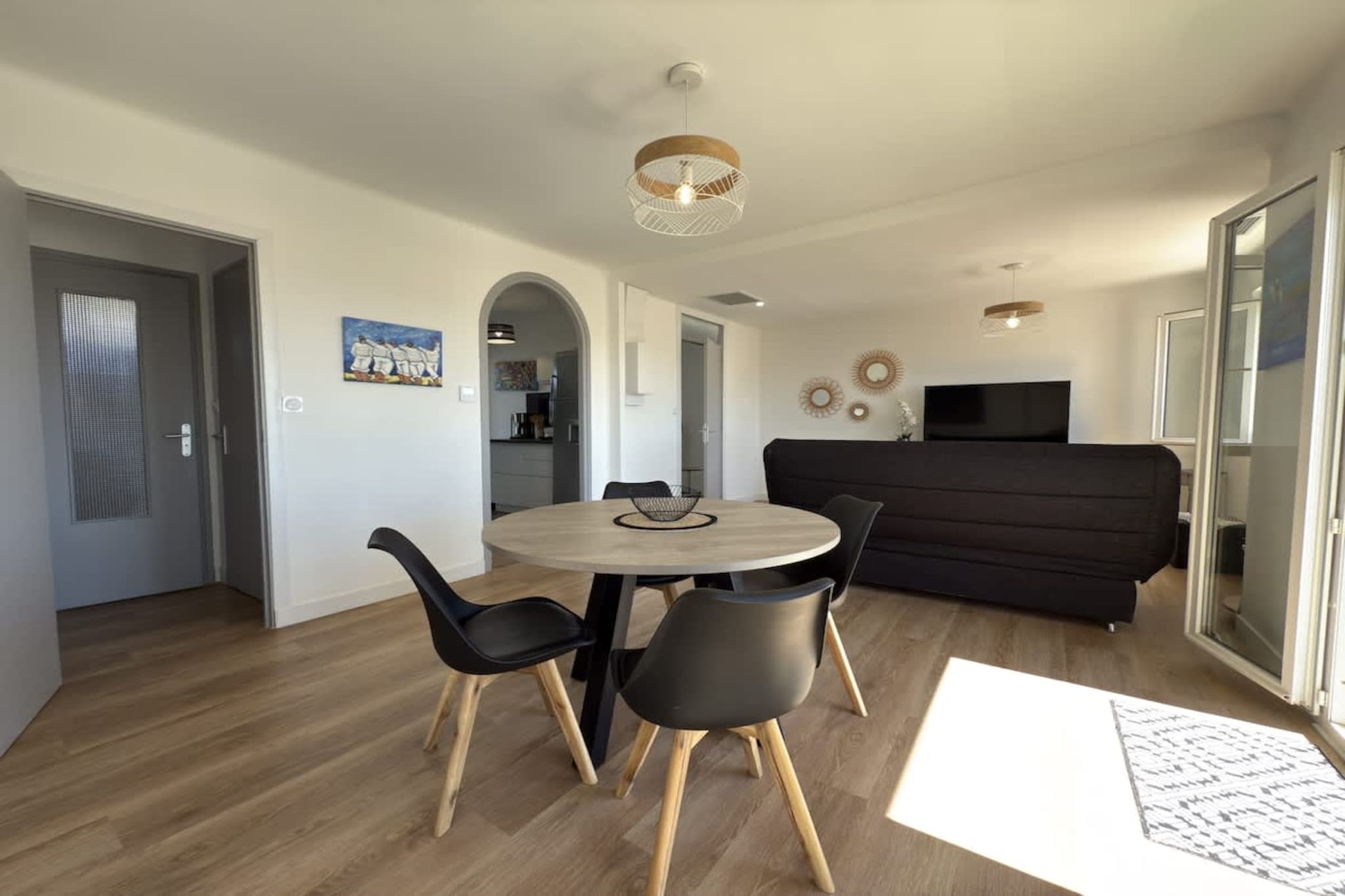 24 Balcon sur la Méd-Eetkamer