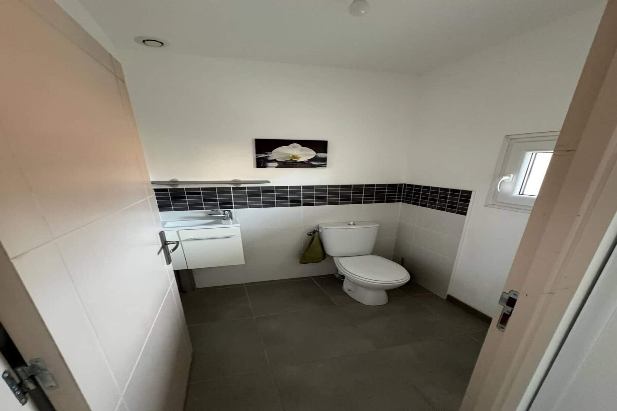 42 Valras Charme &-Badkamer