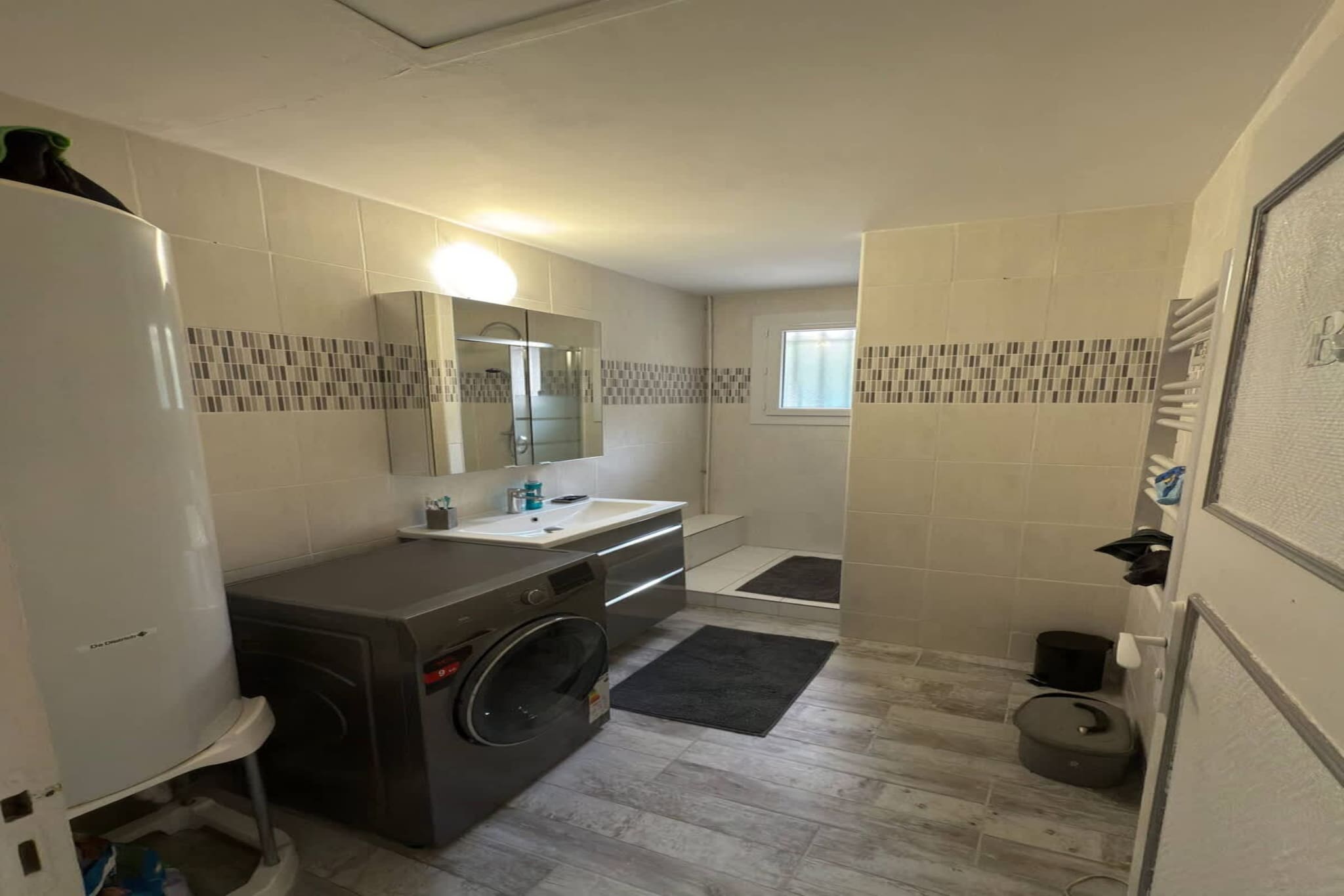 74 Oasis privée à Ve-Badkamer