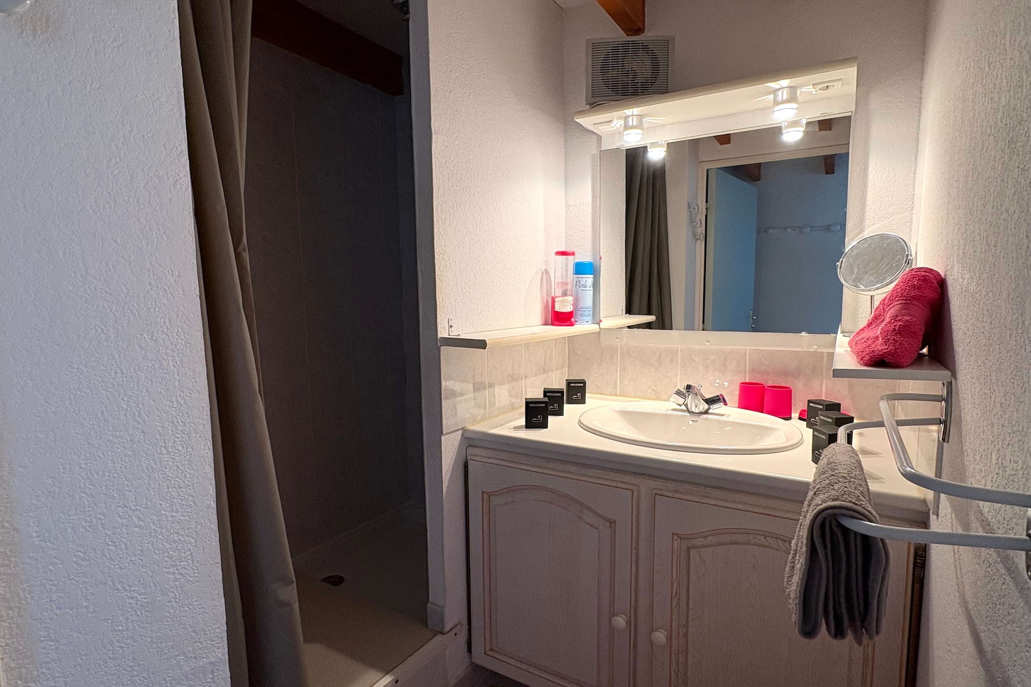 102 FADEL MICHILS-Badkamer