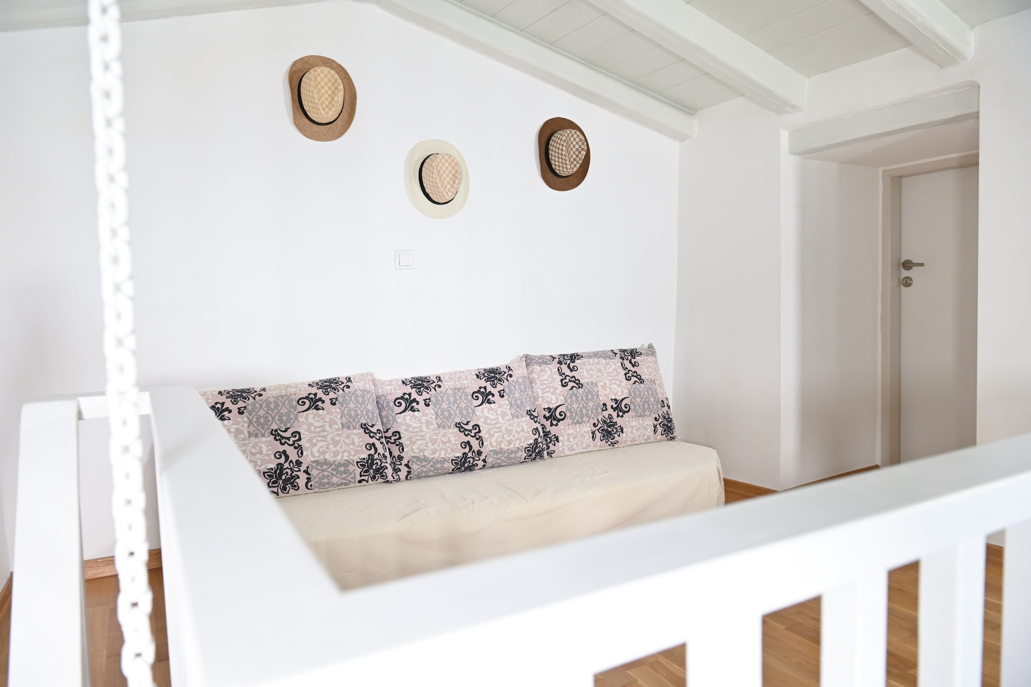 Kivotos Mani-Living room