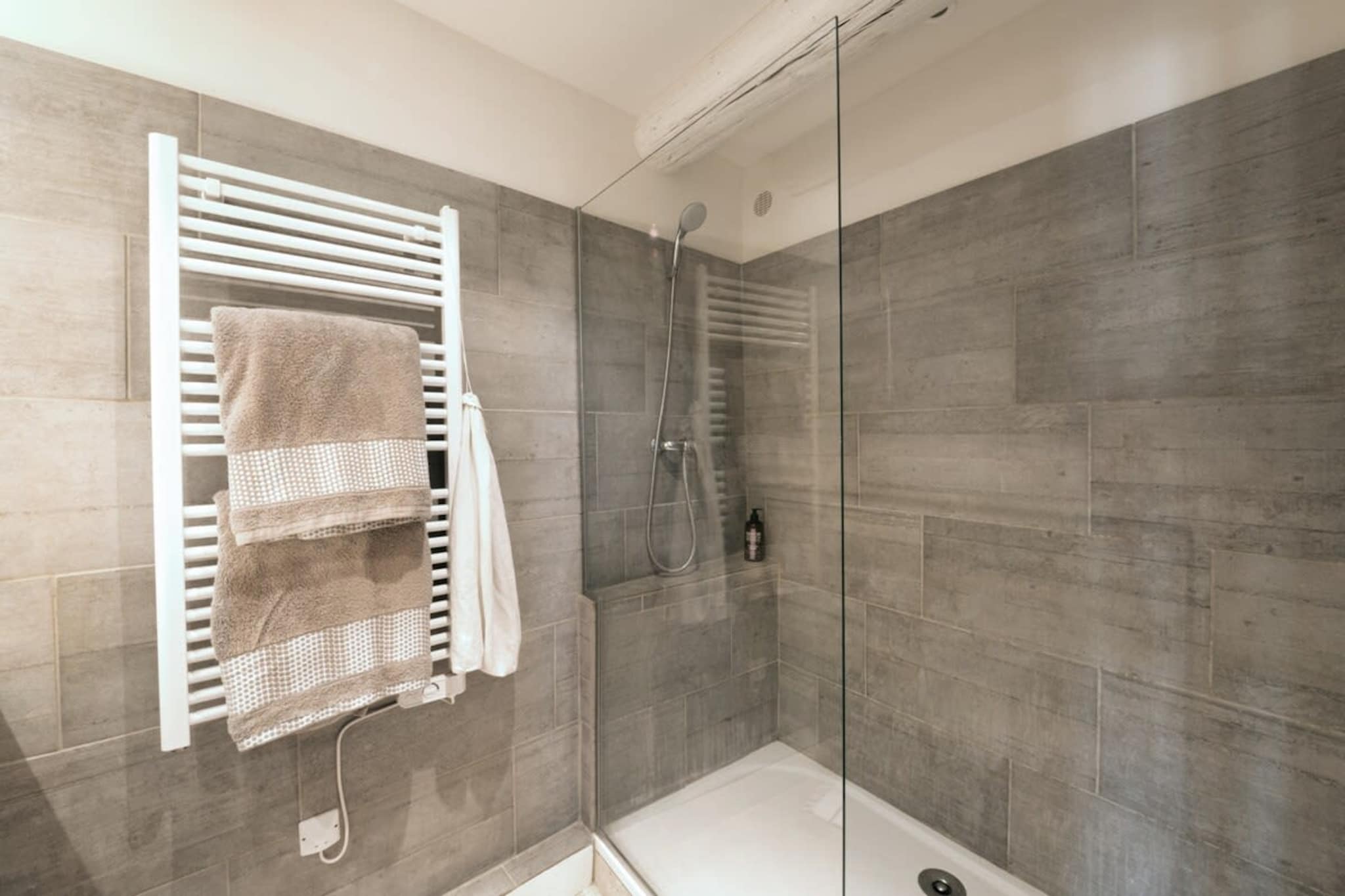 Chez Vous à Uzès-Badkamer