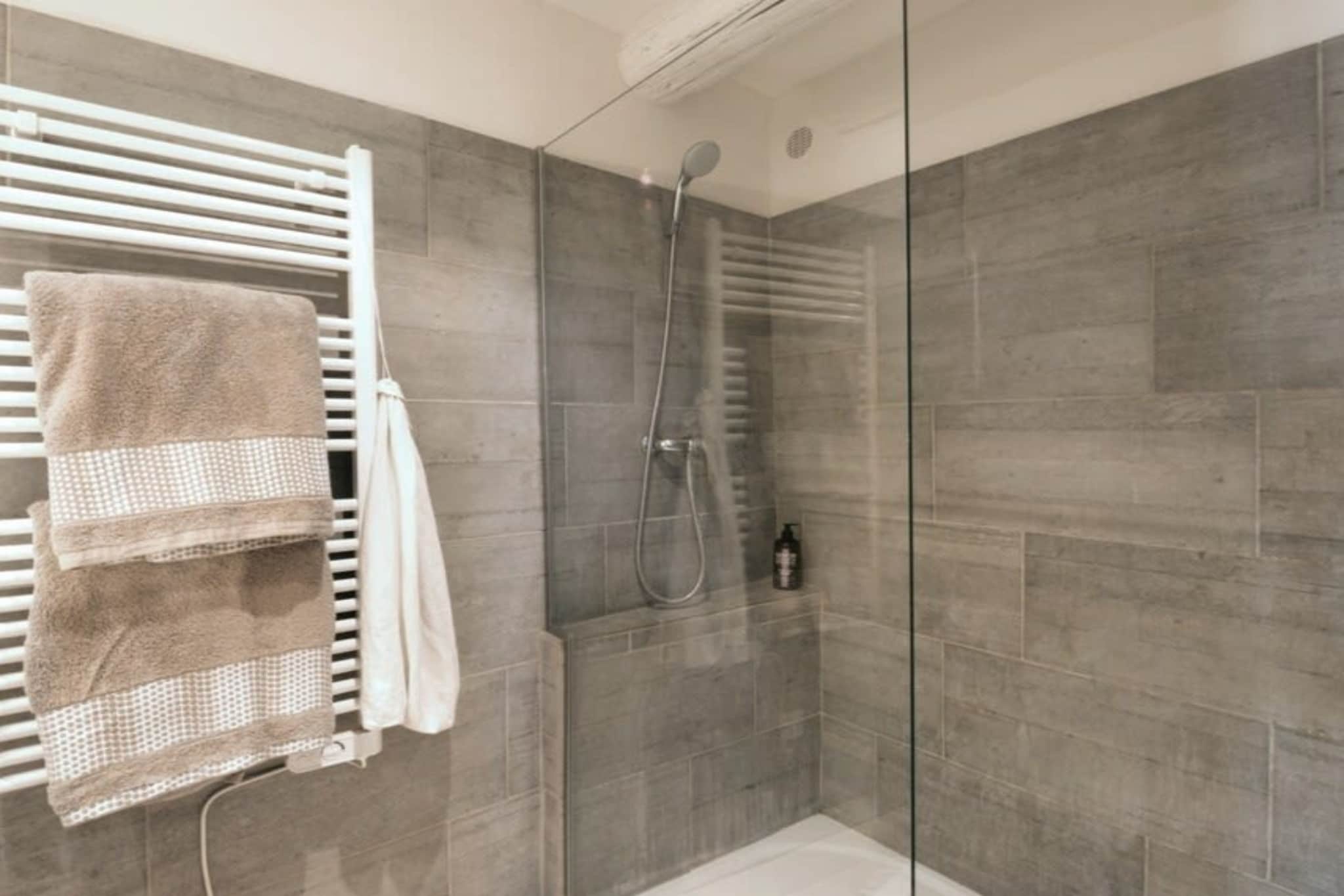 Chez Vous à Uzès - Badkamer