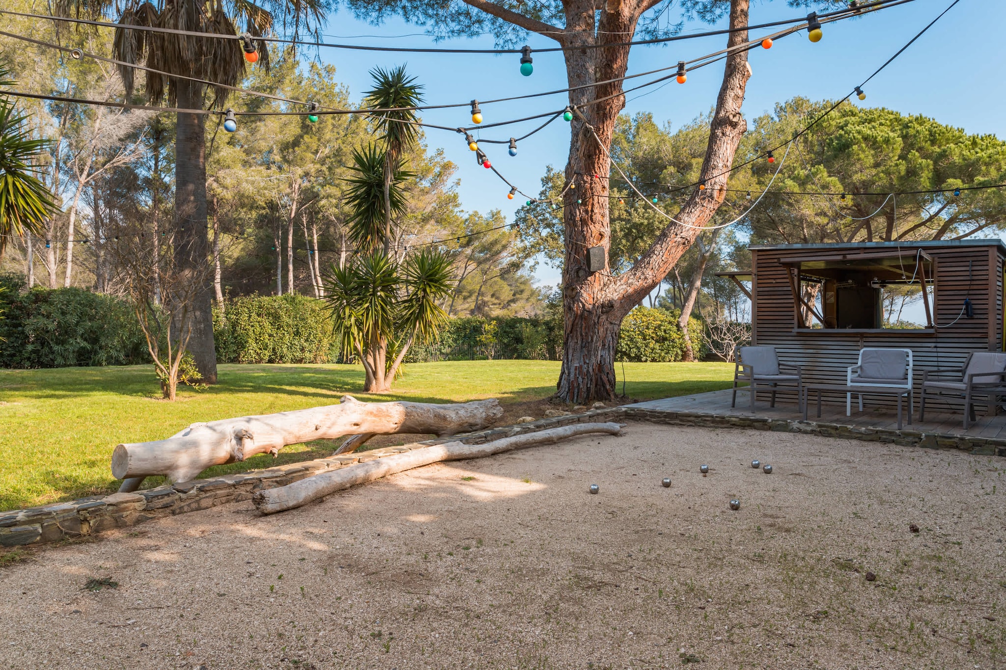 Villa Ephelele-Gardens in summer
