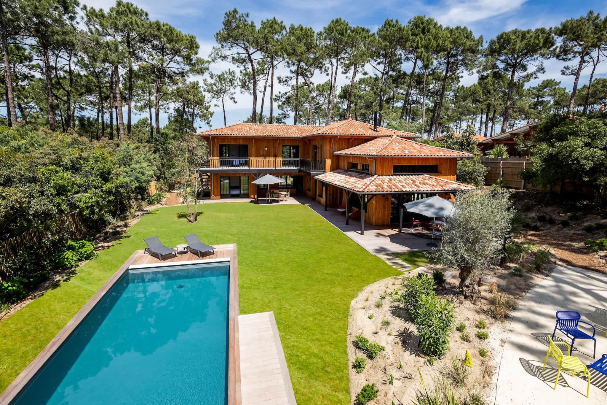 Villa Sylvestre-Exterior in summer