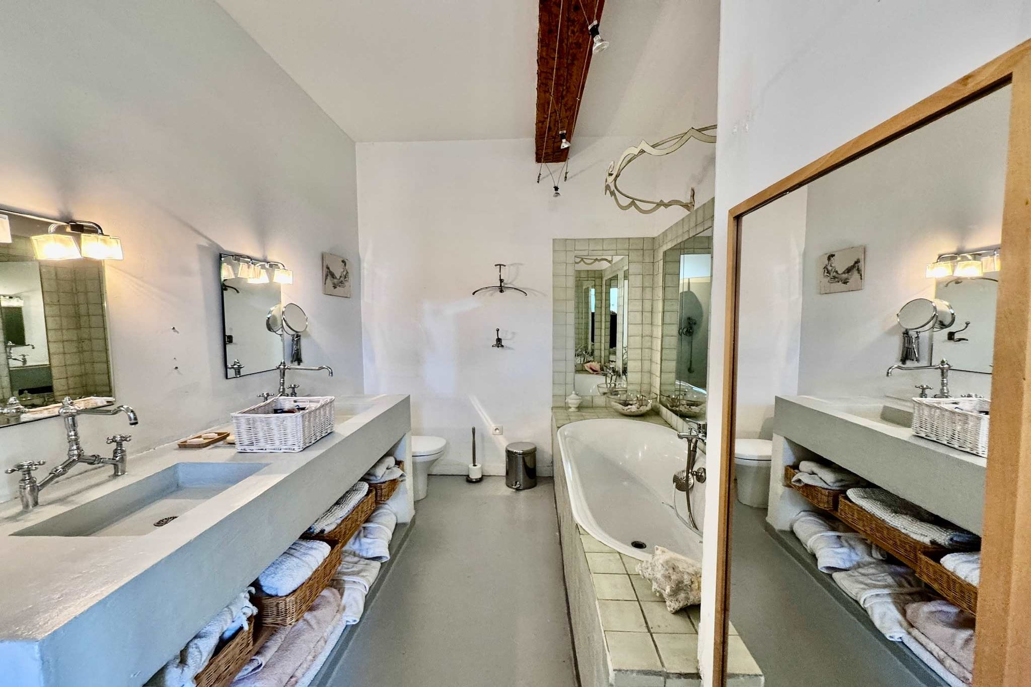 Mas de Corinne-Badkamer