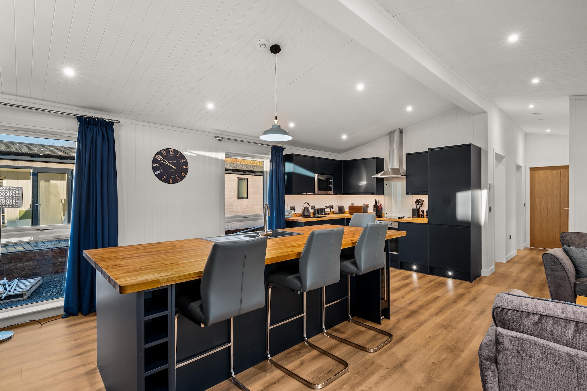 PADDOCK  JUNIOR 2 BED CHALET-Image-tags.