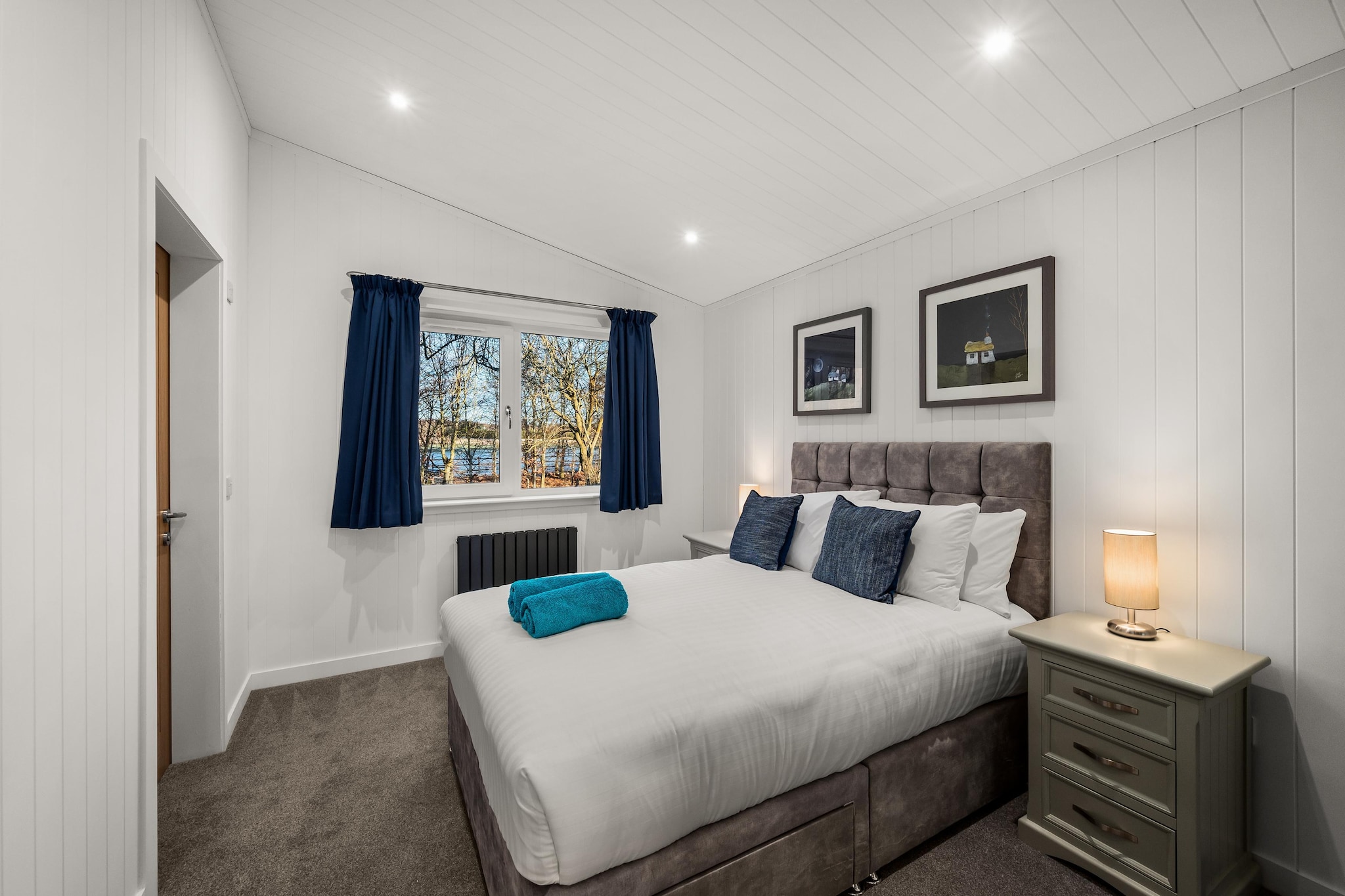 PADDOCK  JUNIOR 2 BED CHALET-Bedroom