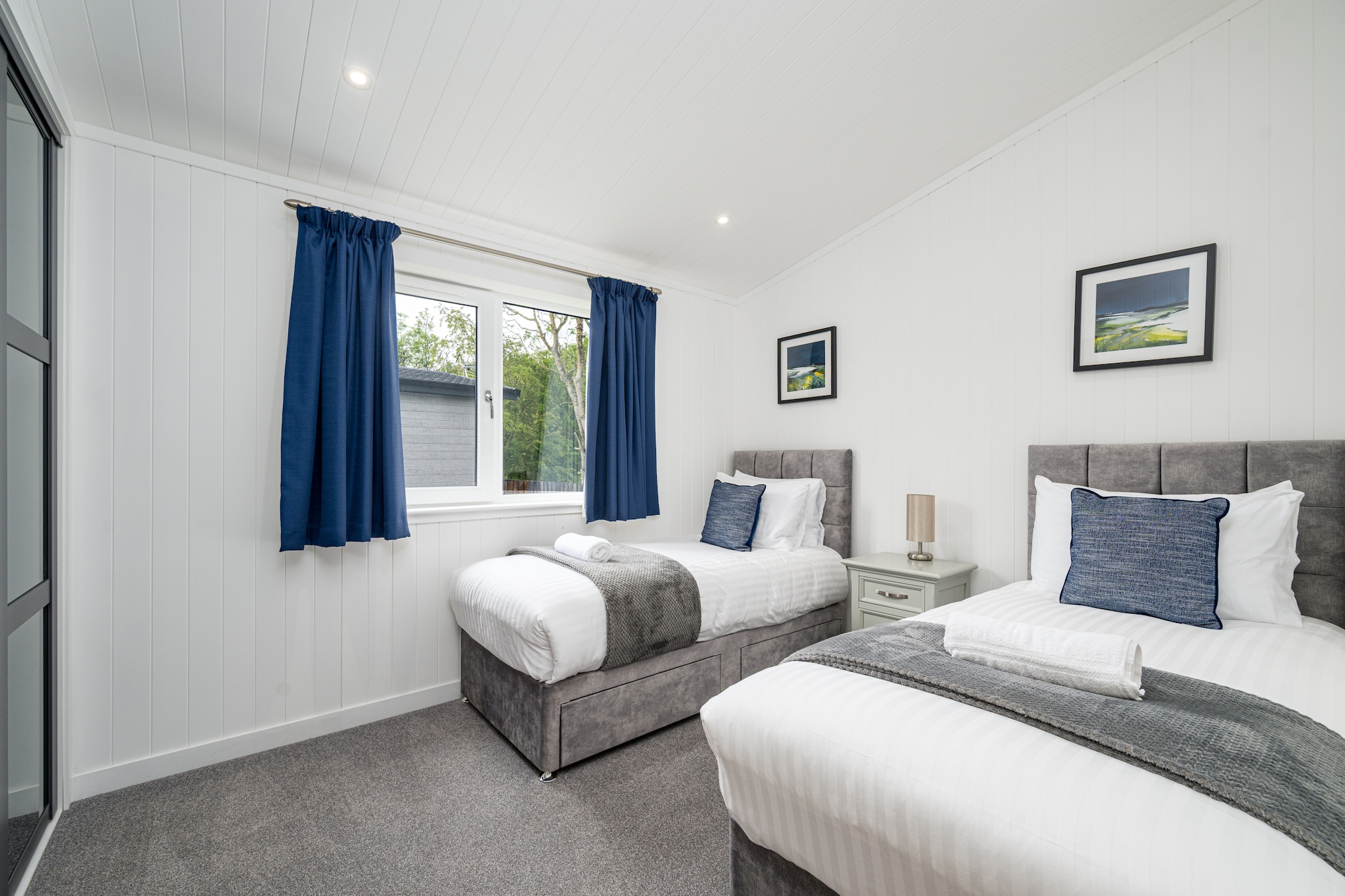 PADDOCK  DELUXE 2 BED CHALET-Bedroom