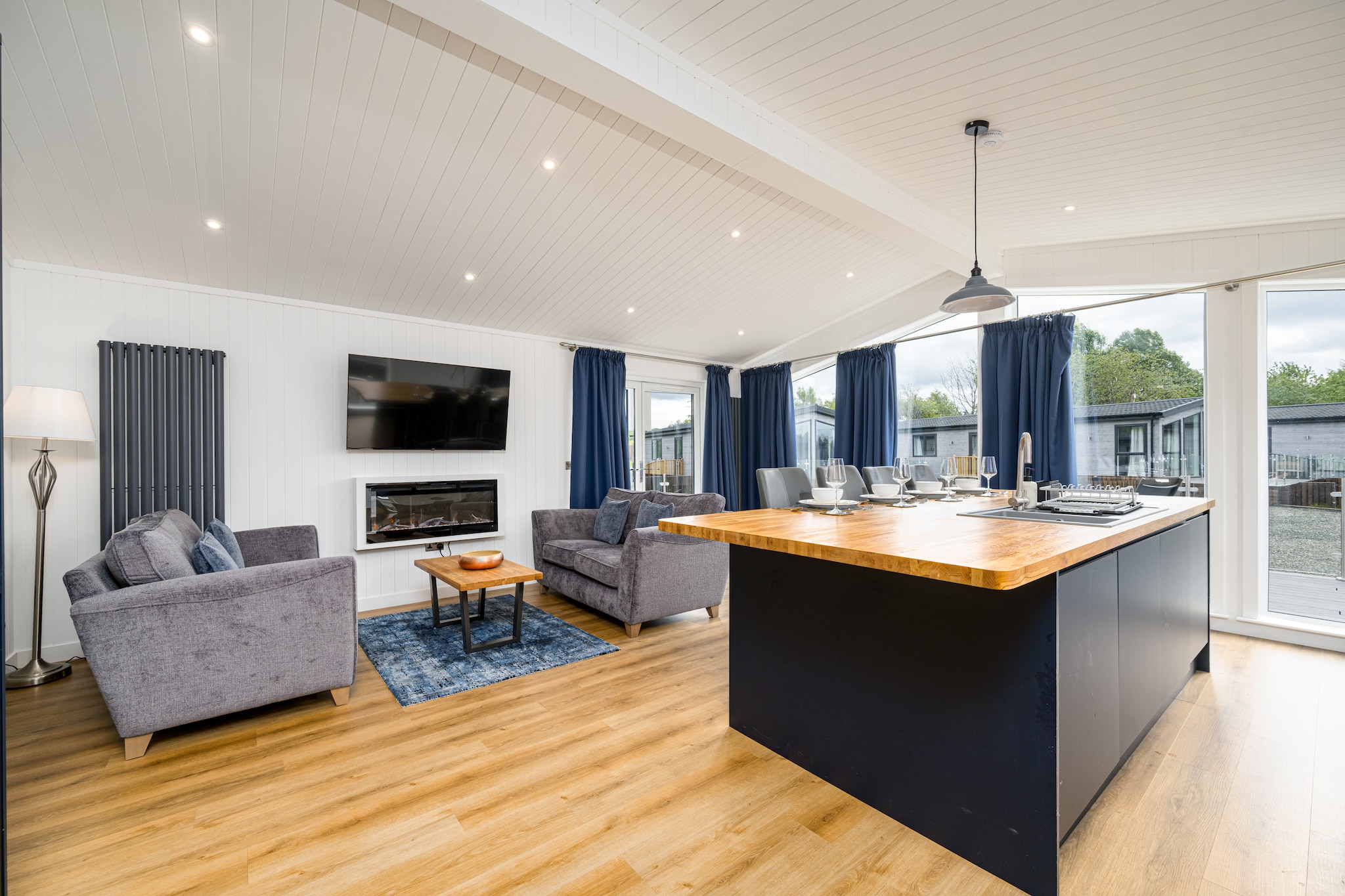 PADDOCK  DELUXE 2 BED CHALET