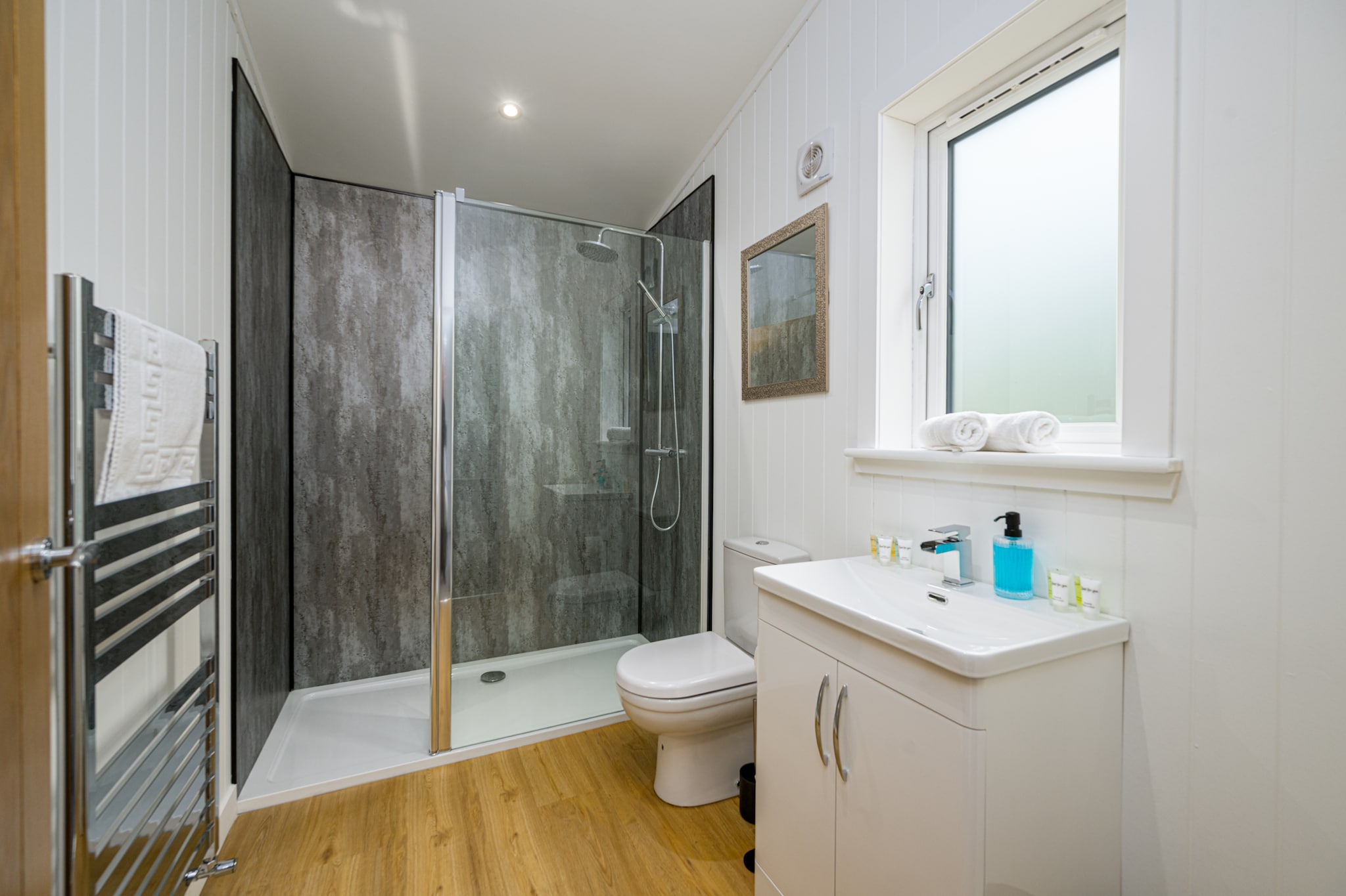 EXECUITVE 4 BED VILLA-Bathroom