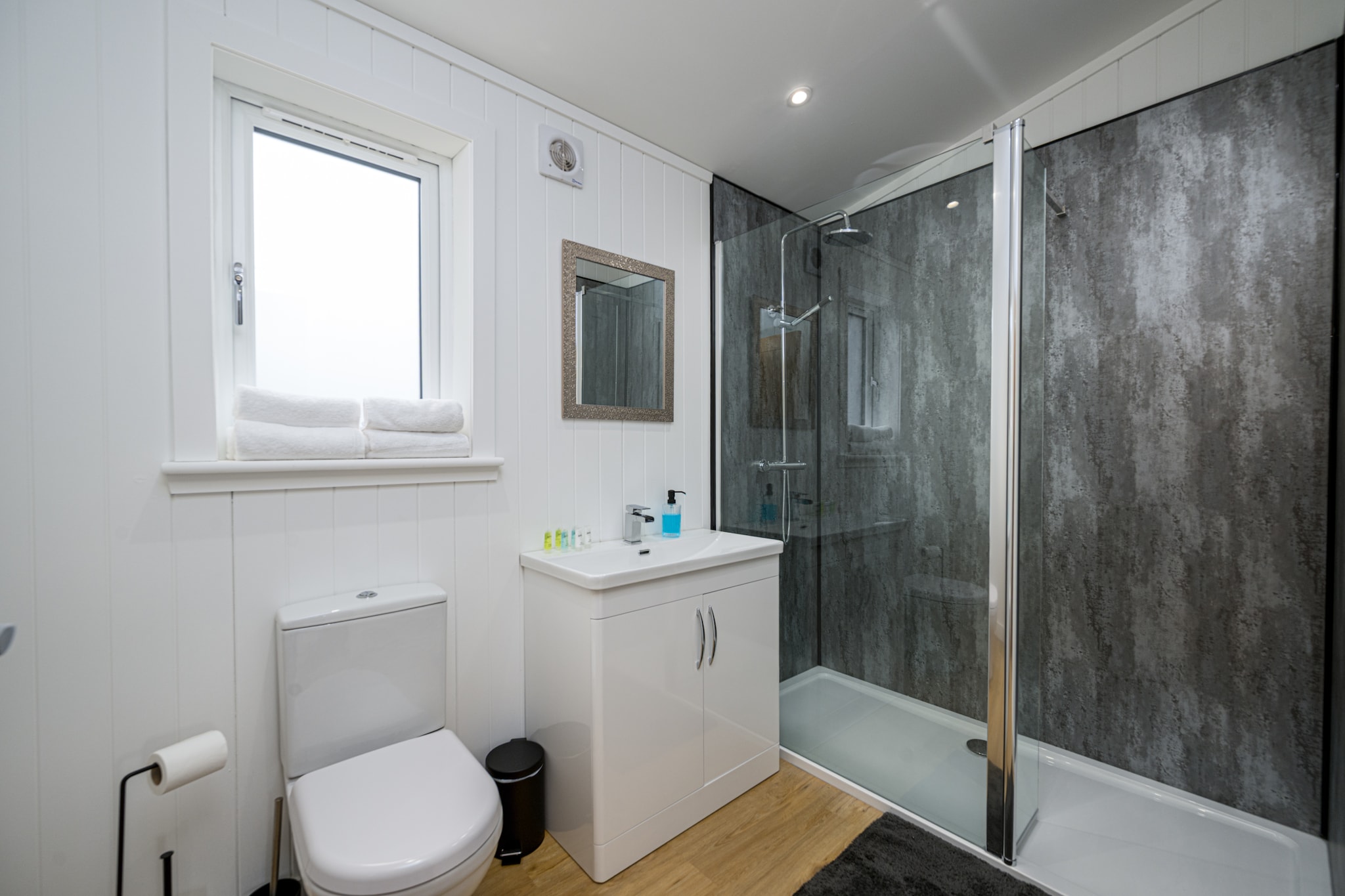 EXECUITVE 4 BED VILLA-Bathroom