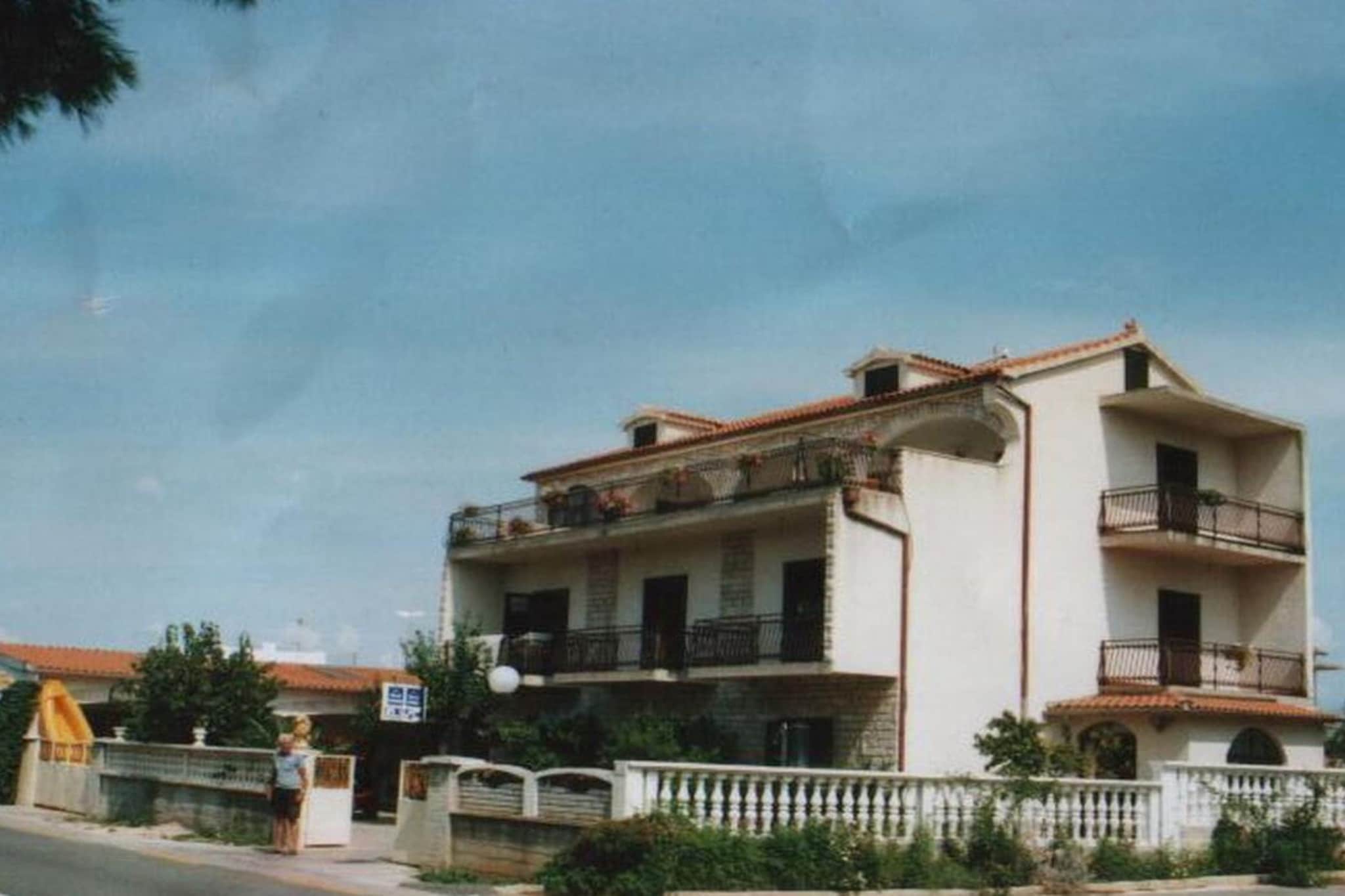 Apartment with Terrace and Sea View Brodarica - Two Bedroom Apartment with Sea View-Im Freien