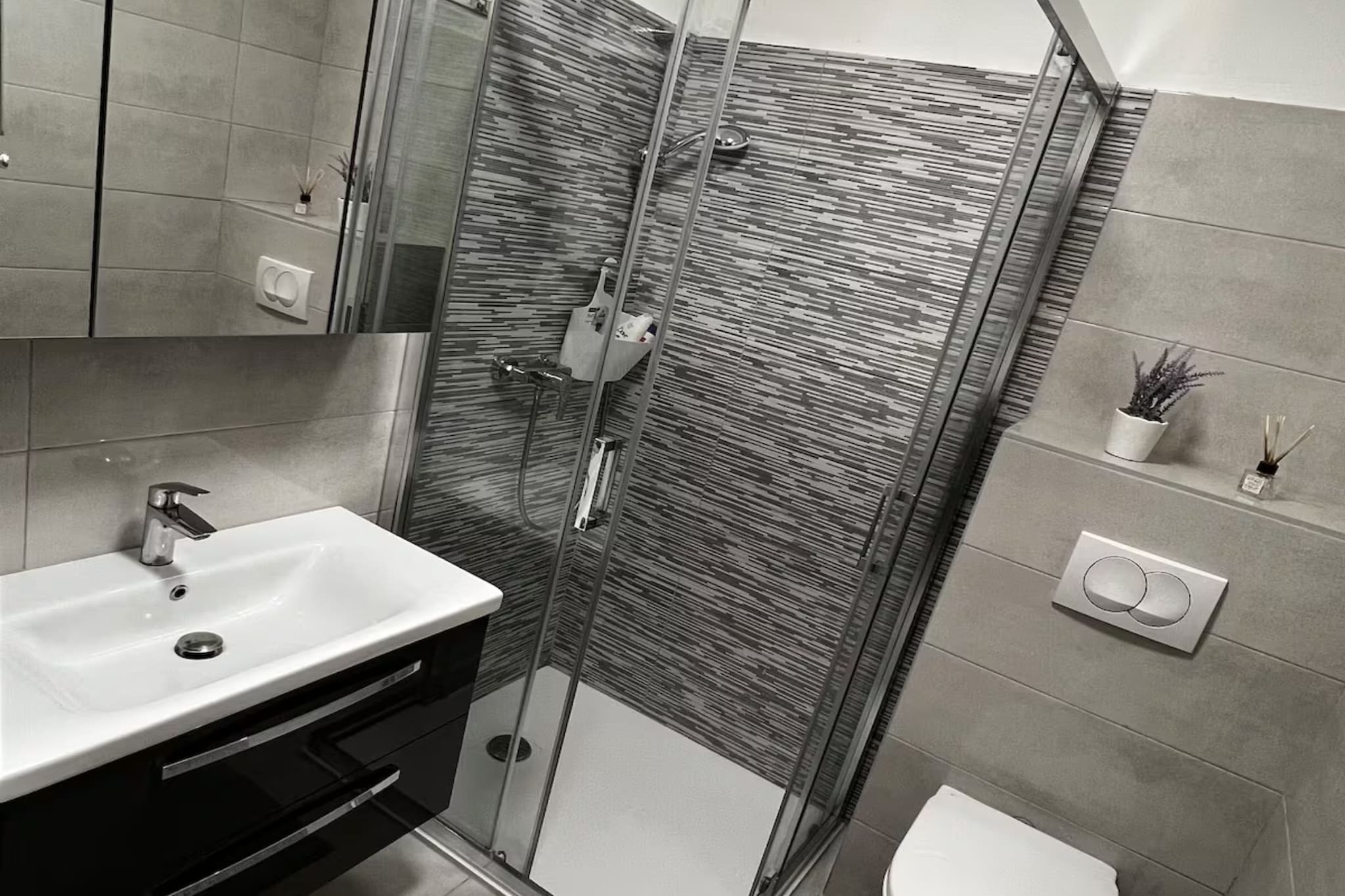 House Burić - Two Bedroom House-Bathroom