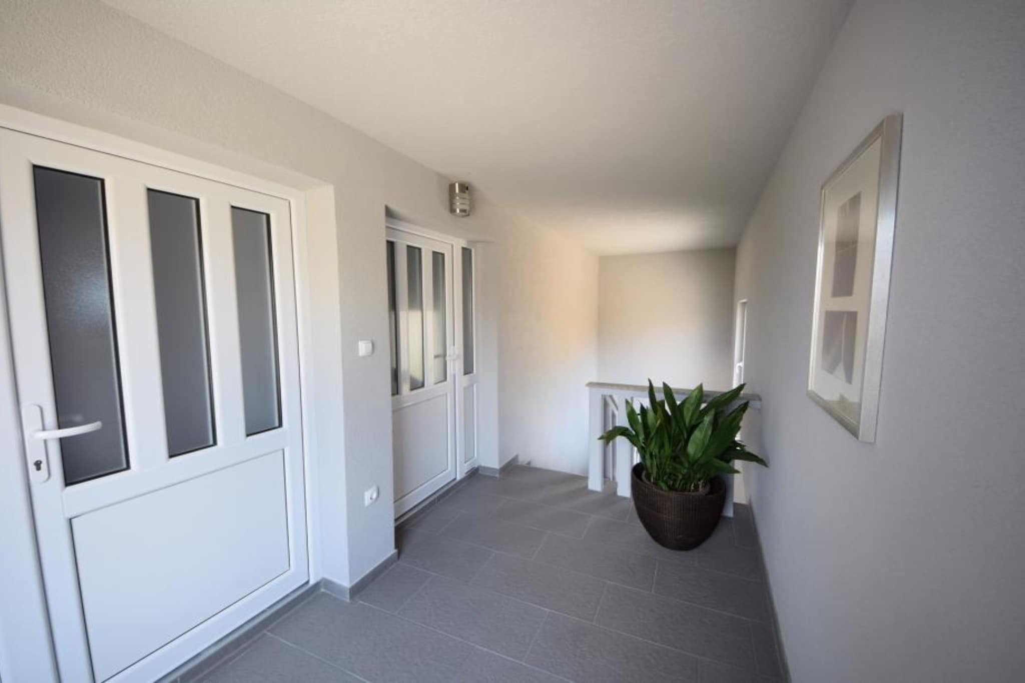 Peaceful Apartments Harfa-One Bedroom Apartment with Balcony and Partial Sea View 1-Binnen