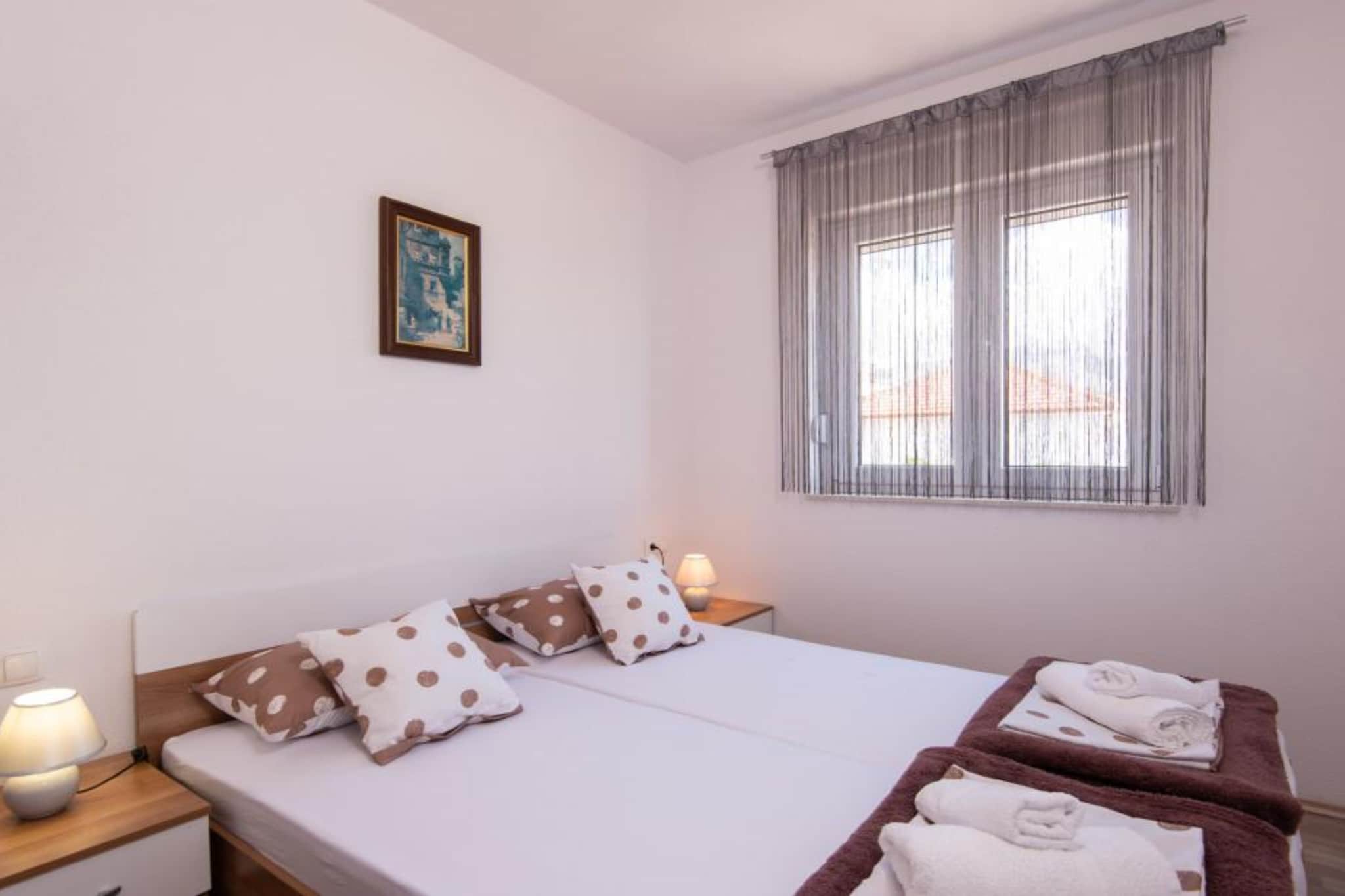 Peaceful Apartments Harfa- One Bedroom Apartment with Balcony and Partial Sea View 2-Slaapkamer