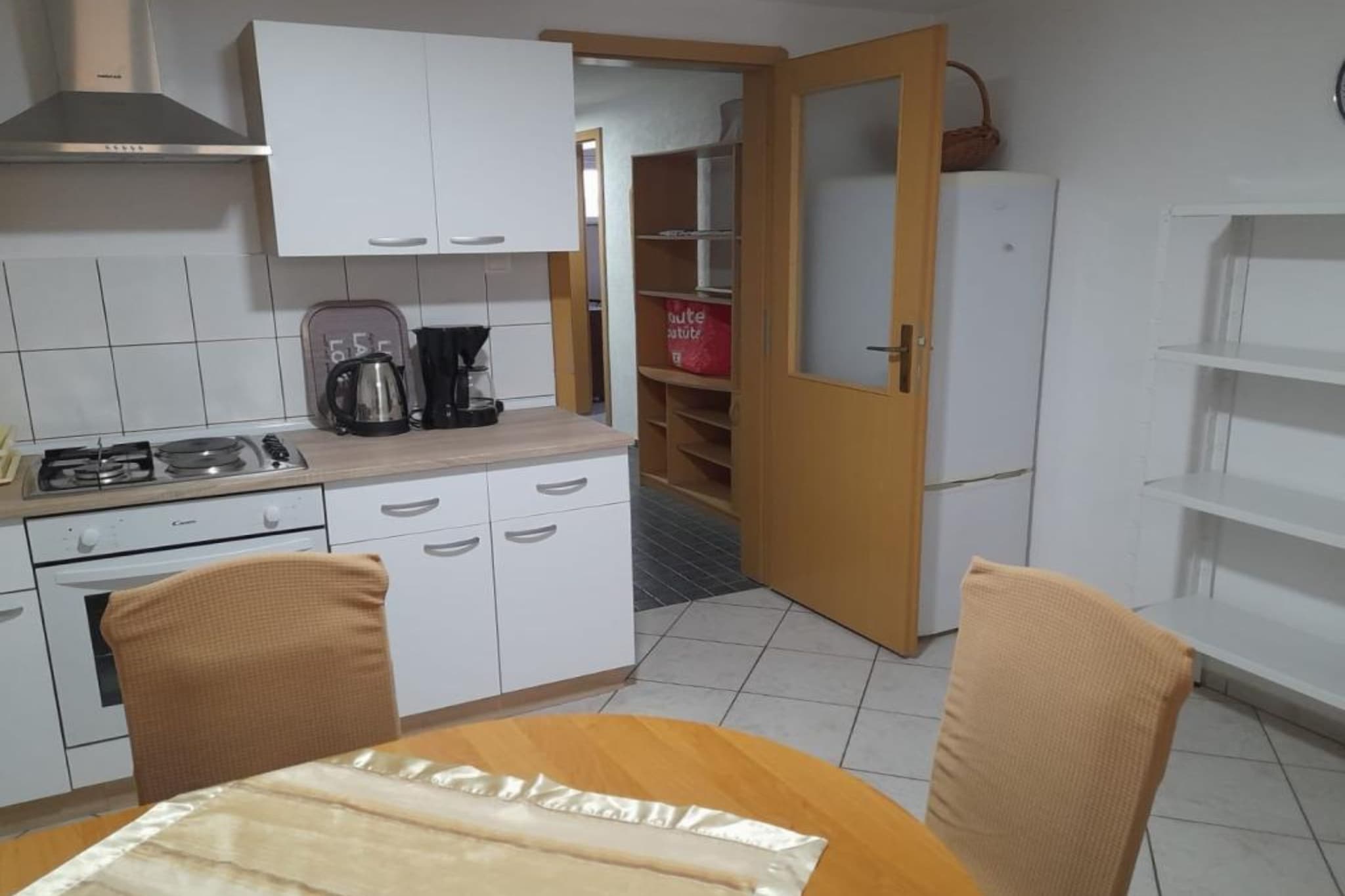 Peaceful Apartments Harfa - Two Bedroom Apartment 3-Keuken