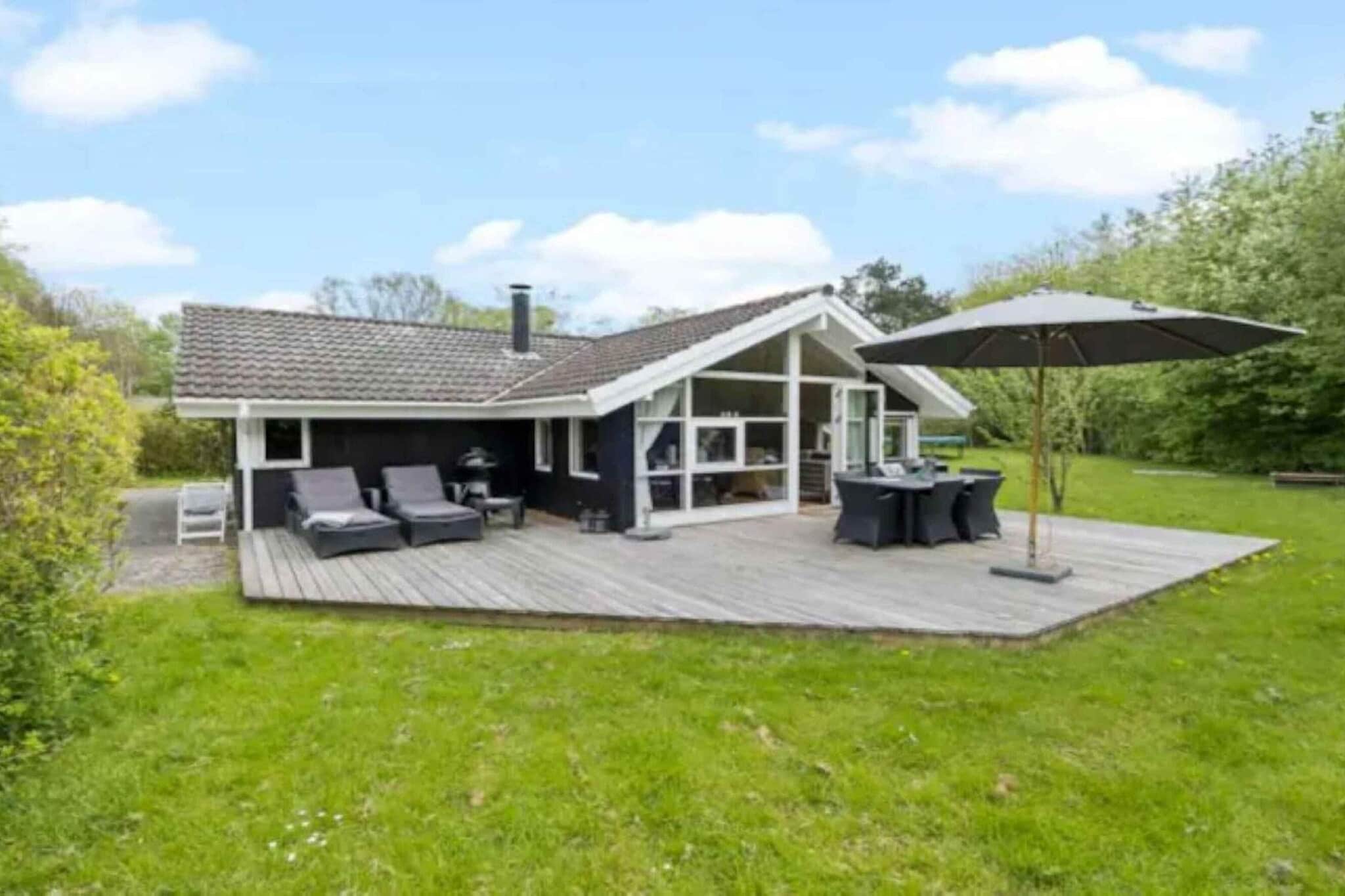 5 star holiday home in Dronningmølle