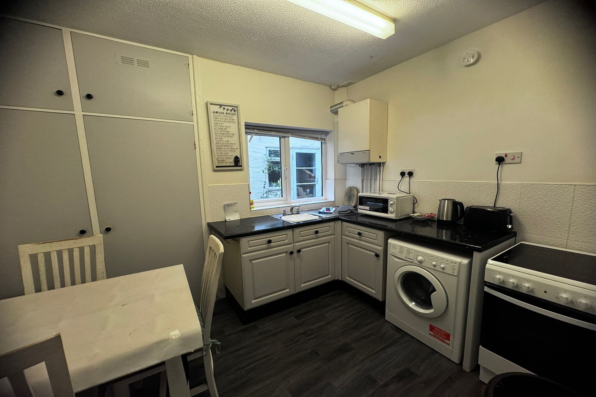 SEASIDE  one bed 2 guest-Keuken