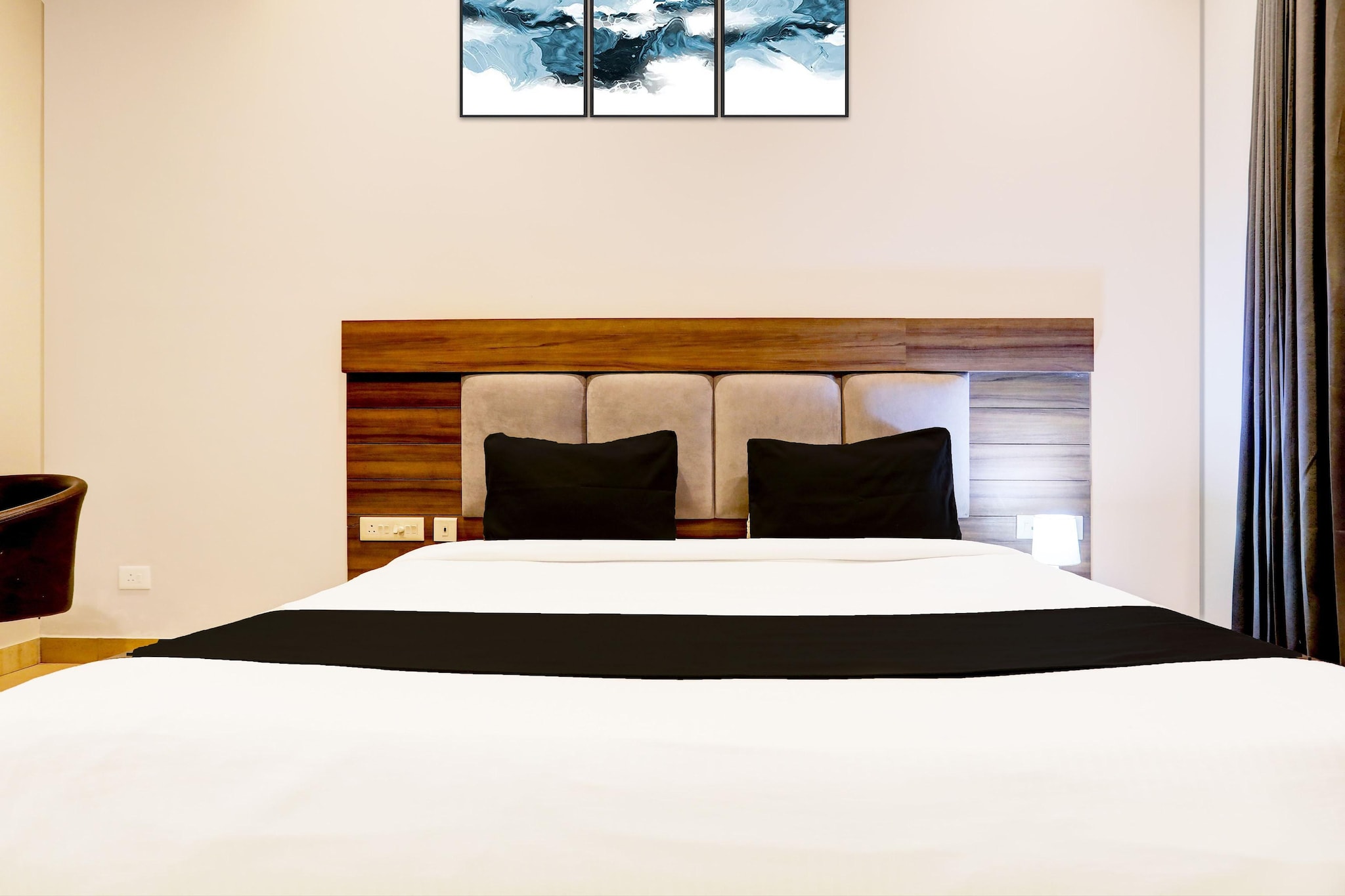 Comfortable Accommodations: Super Collection O Alwar Formerly Hotel Ashoka in Alwar offers family rooms with air-conditioning, private bathrooms, work desks, and seating areas. Each room includes free toiletries, bath or shower, TV, and tiled floors.

Essential Facilities: Guests enjoy free WiFi, a 24-hour front desk, housekeeping service, room service, and luggage storage. The hotel provides continental breakfast and a variety of amenities to ensure a pleasant stay.

Convenient Location: Located 139 km from Jaipur International Airport, the hotel is situated on Plot Number 77, Manu Marg. Reception staff speak English and Hindi, catering to international and domestic travellers.

Guest Satisfaction: Visitors appreciate the attentive staff, clean rooms, and excellent service support, making it a preferred choice for accommodation in Alwar.

Early Check-In Policy: A full dayâ€™s room rate will be charged for check-ins before 6:00 AM. Complimentary early check-in is available between 6:00 AM and 10:00 AM, subject to room availability.
