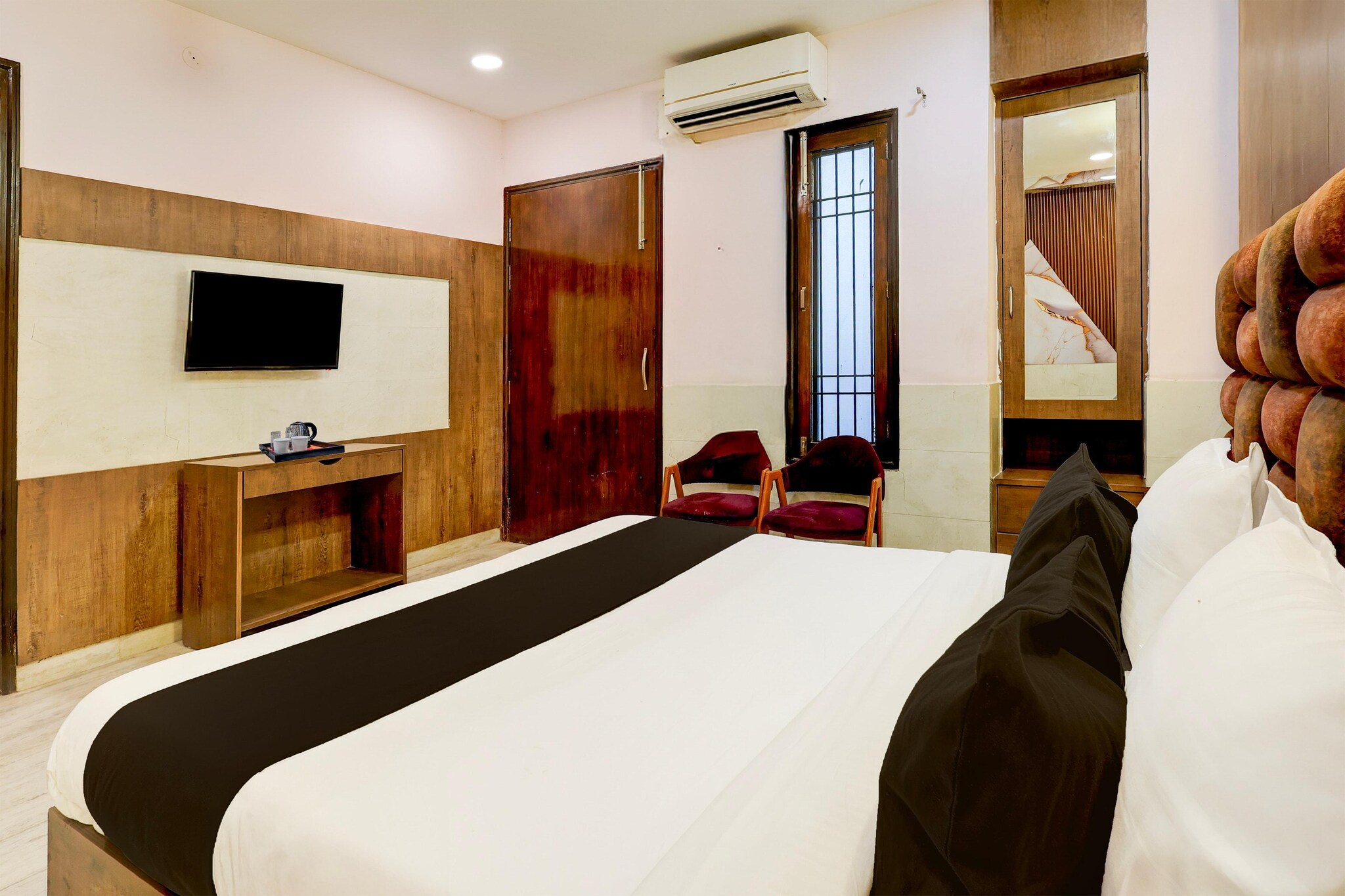 Super Hotel O Alipur Narela