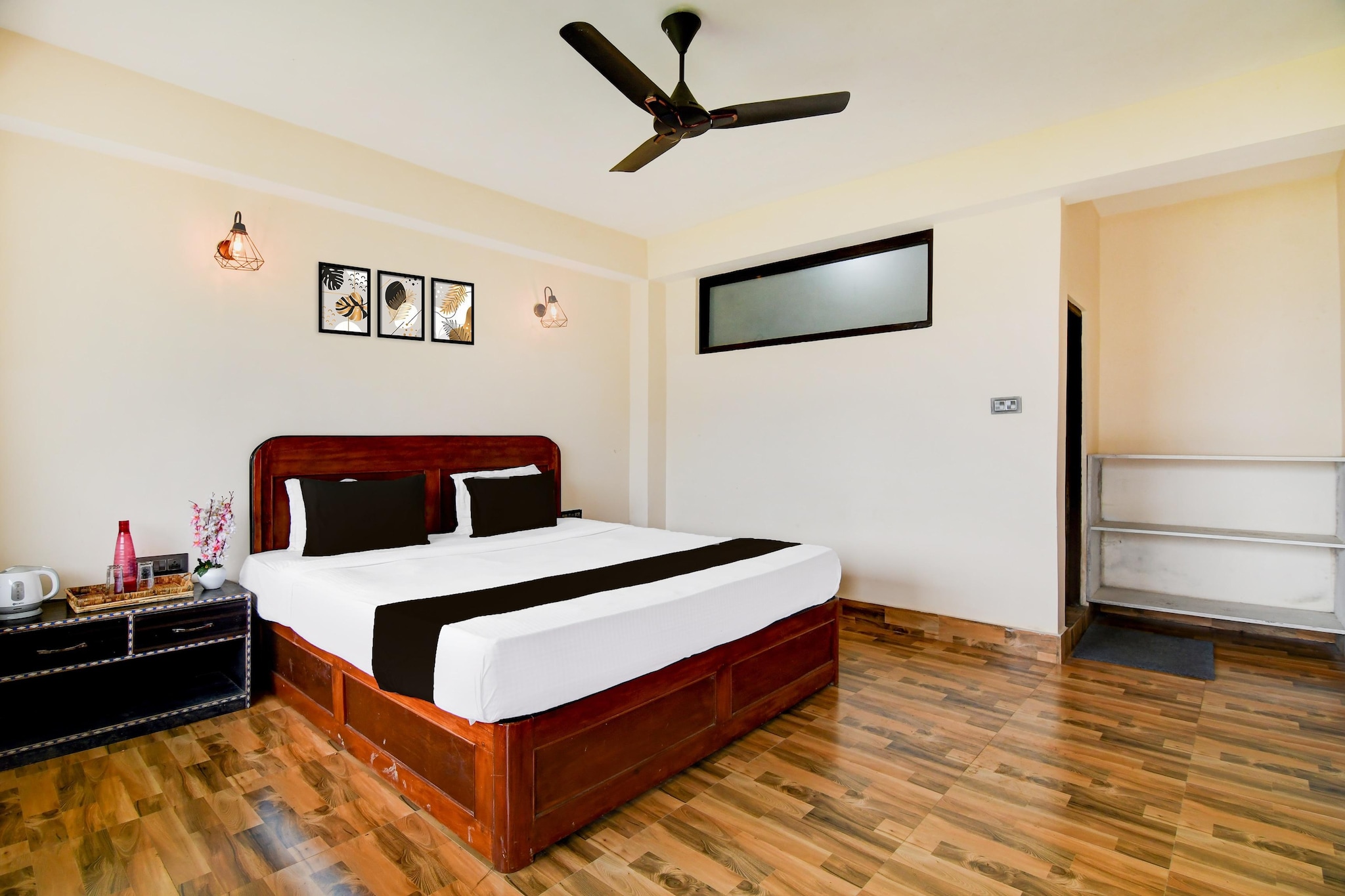 Comfortable Accommodations: Hotel O Ranka Gangtok in Gangtok offers family rooms with air-conditioning, private bathrooms, and free WiFi. Each room includes a work desk, seating area, TV, and free toiletries.
Dining and Amenities: Guests can enjoy a restaurant and outdoor seating area. Additional facilities include a lounge, lift, 24-hour front desk, shared kitchen, housekeeping, laundry, room service, tour desk, and luggage storage.
Location and Attractions: Located 24 km from Pakyong Airport, the hotel is near Ranka Monastery (a few steps), Banjhakri Falls and Park (1.9 km), and other attractions.
Unmarried couples are warmly welcome at this property.
Early Check-In Policy: A full day’s room rate will be charged for check-ins before 6:00 AM. Complimentary early check-in is available between 6:00 AM and 10:00 AM, subject to room availability.
Check-in is only available to guests aged 18 and above. Please provide a government-issued ID to confirm your age.